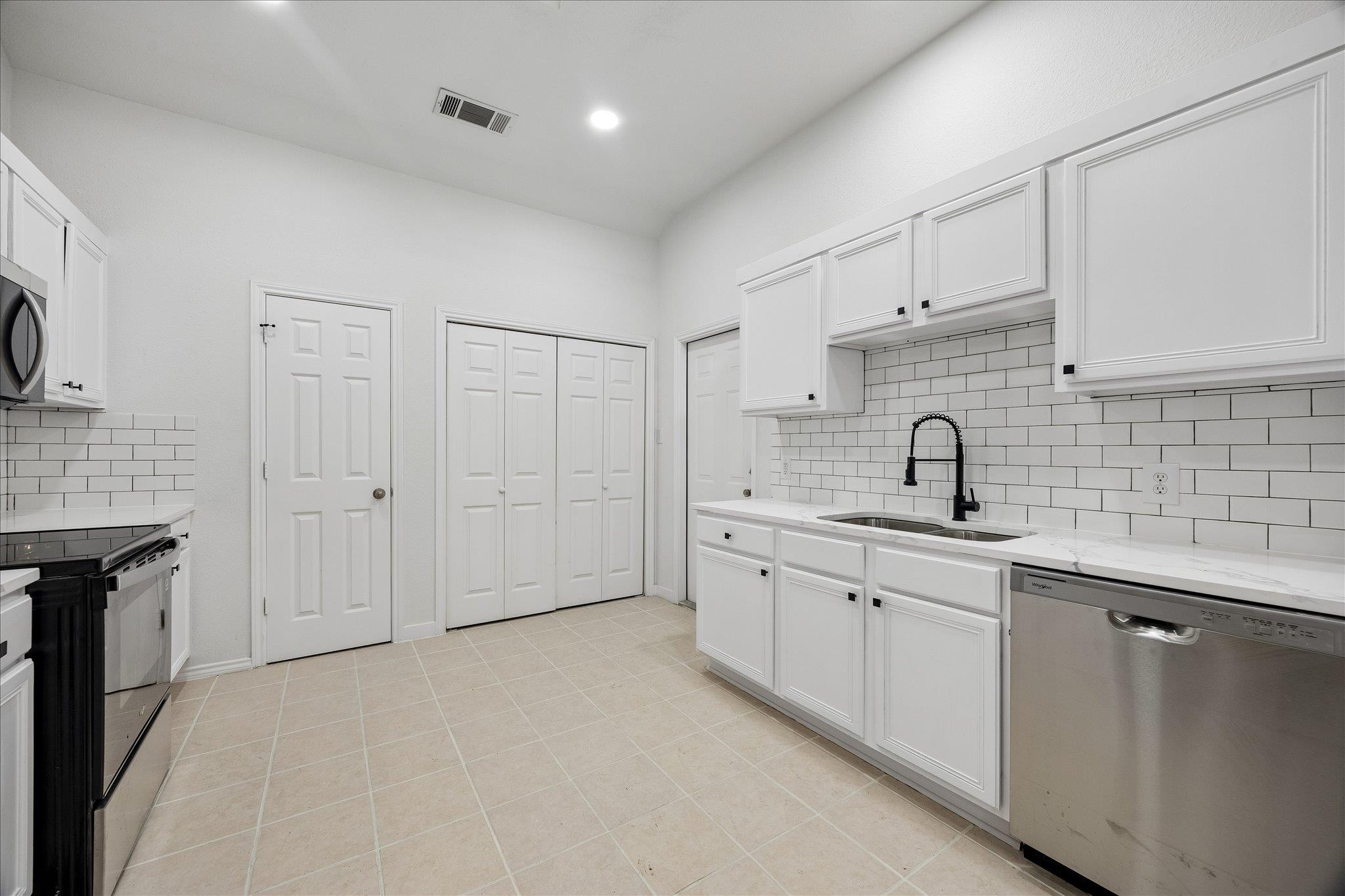 1751 Joy Spg, New Braunfels, TX 78130