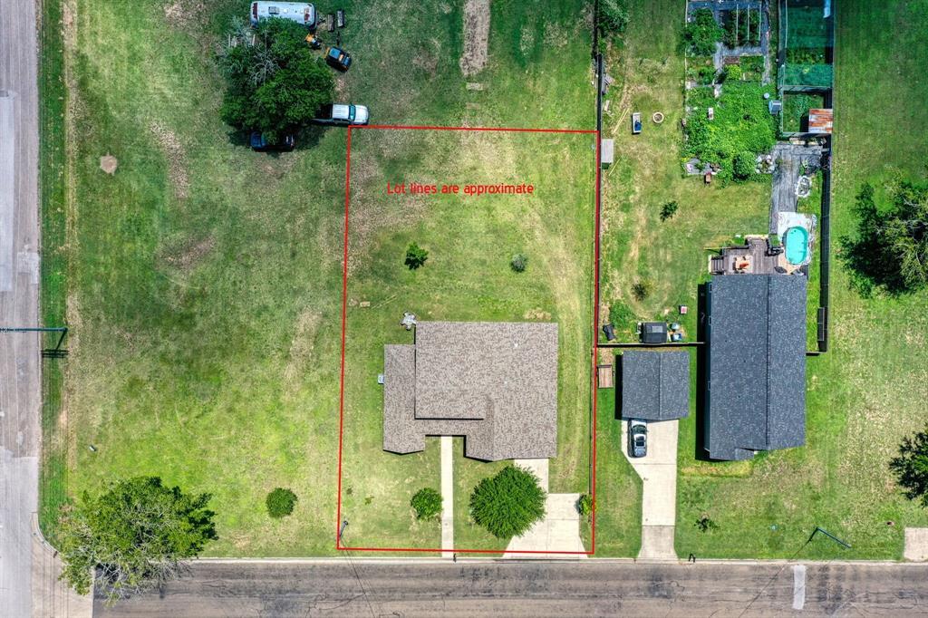 2409 Pecan St, Bastrop, TX 78602