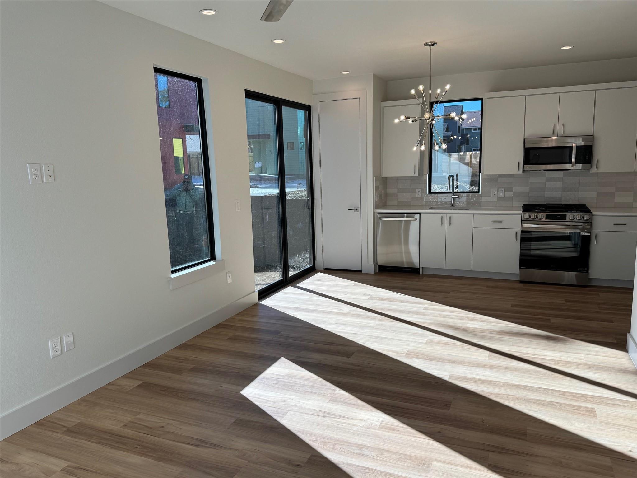 1131 Walton Ln # 6, Austin, TX 78721