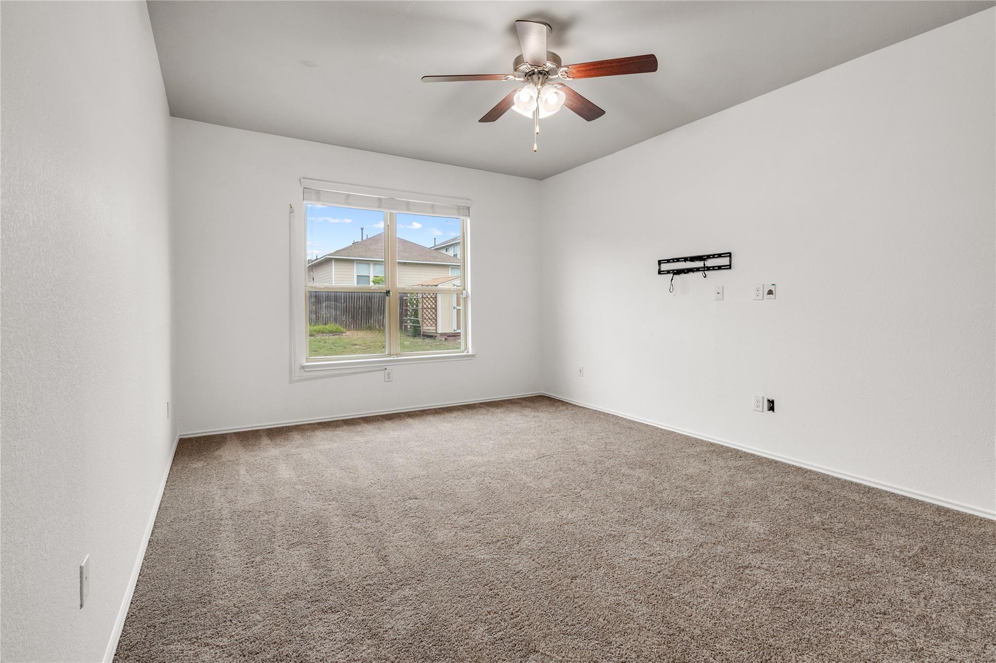 397 Limerick Rd, Buda, TX 78610