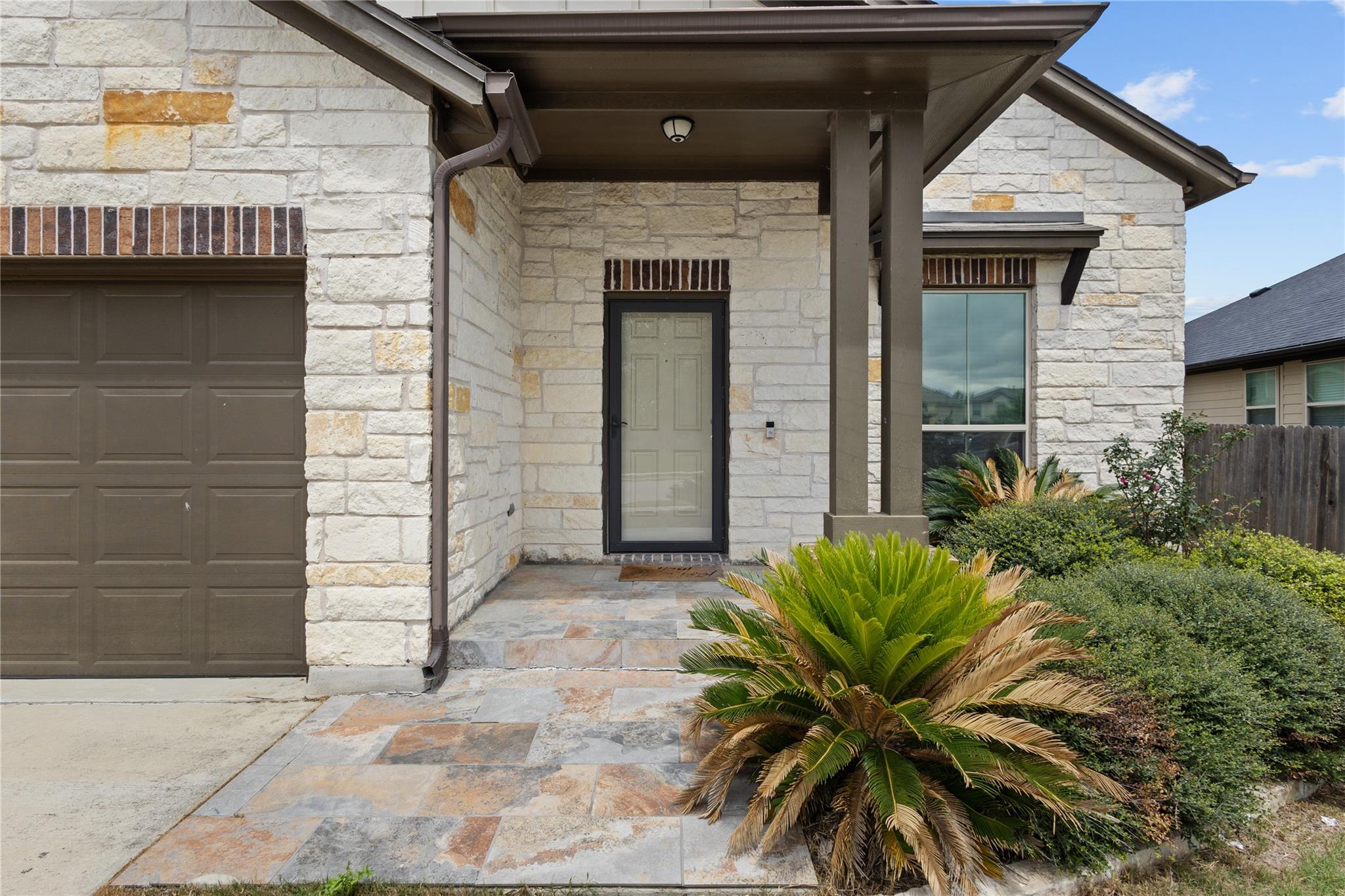 397 Limerick Rd, Buda, TX 78610