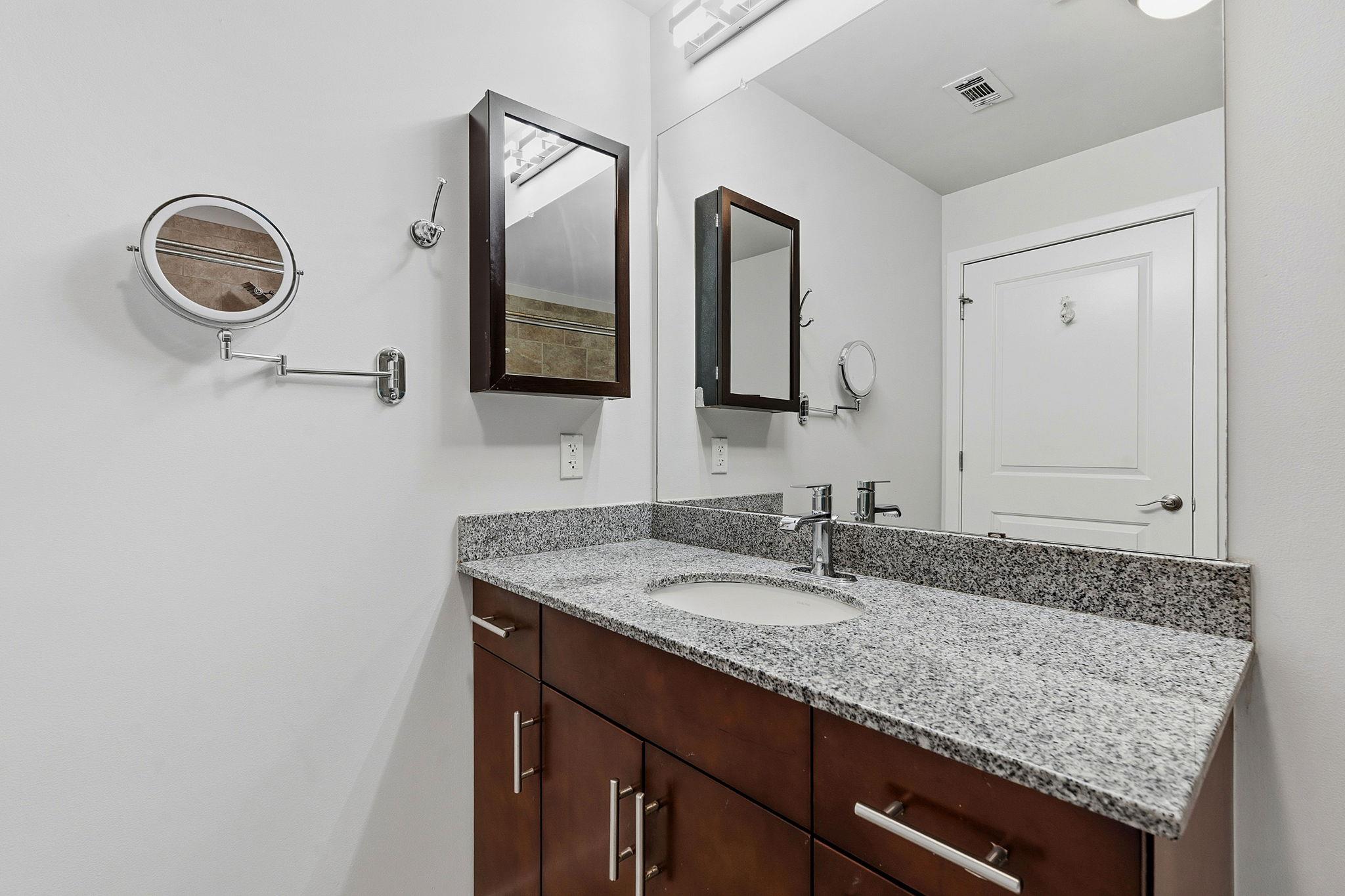 360 Nueces St # 1701, Austin, TX 78701