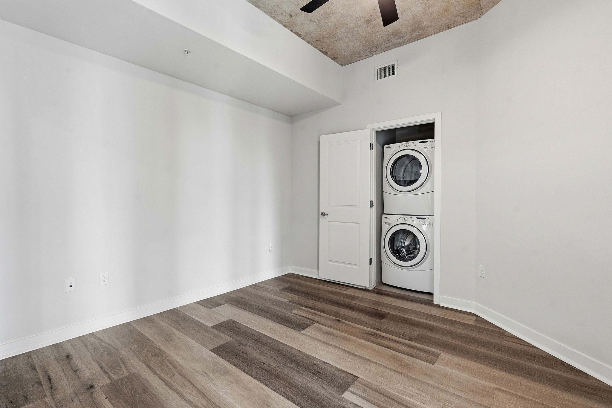 360 Nueces St # 1701, Austin, TX 78701