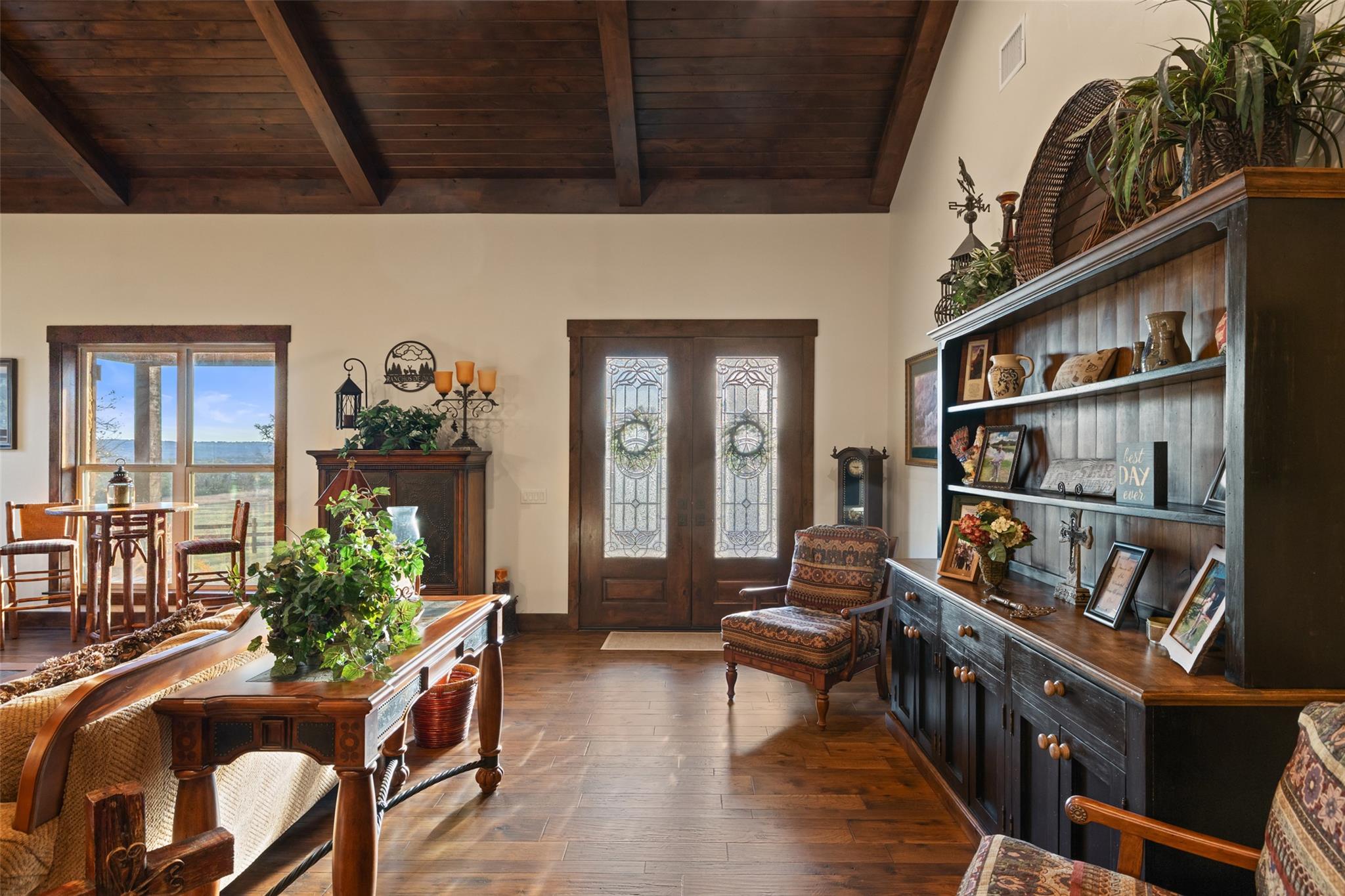 4827 Maenius Rd, Blanco, TX 78606