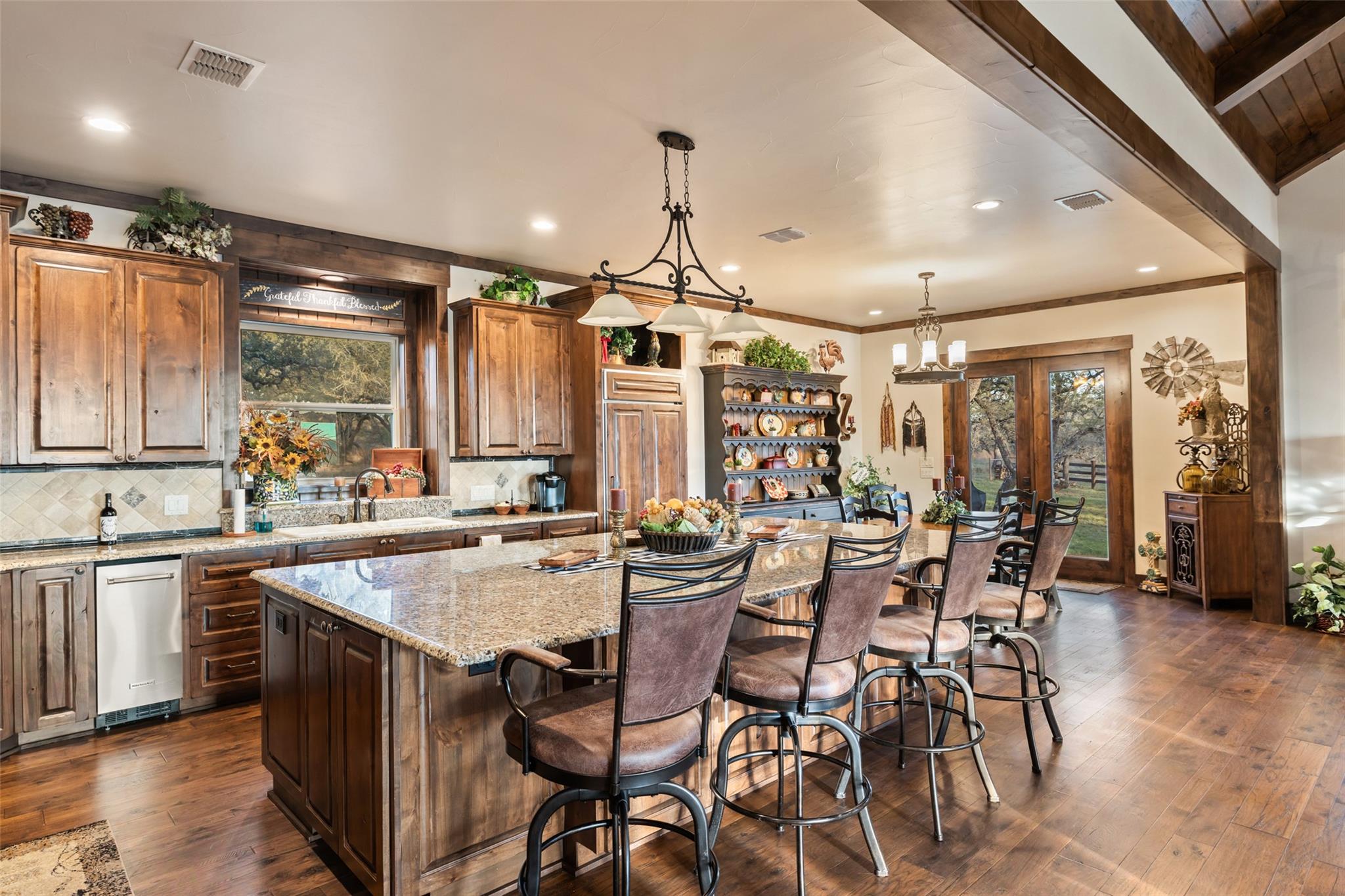 4827 Maenius Rd, Blanco, TX 78606