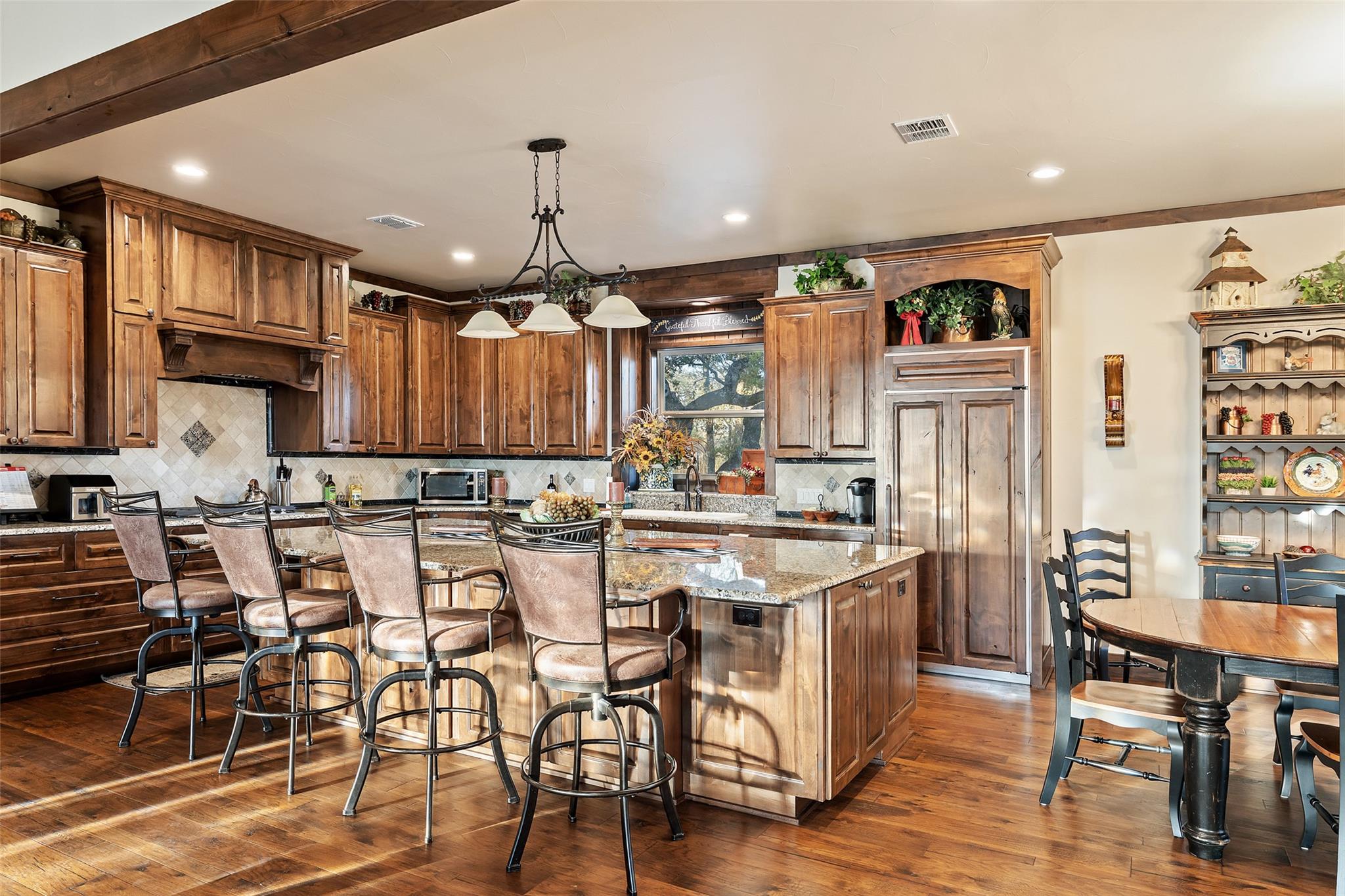 4827 Maenius Rd, Blanco, TX 78606