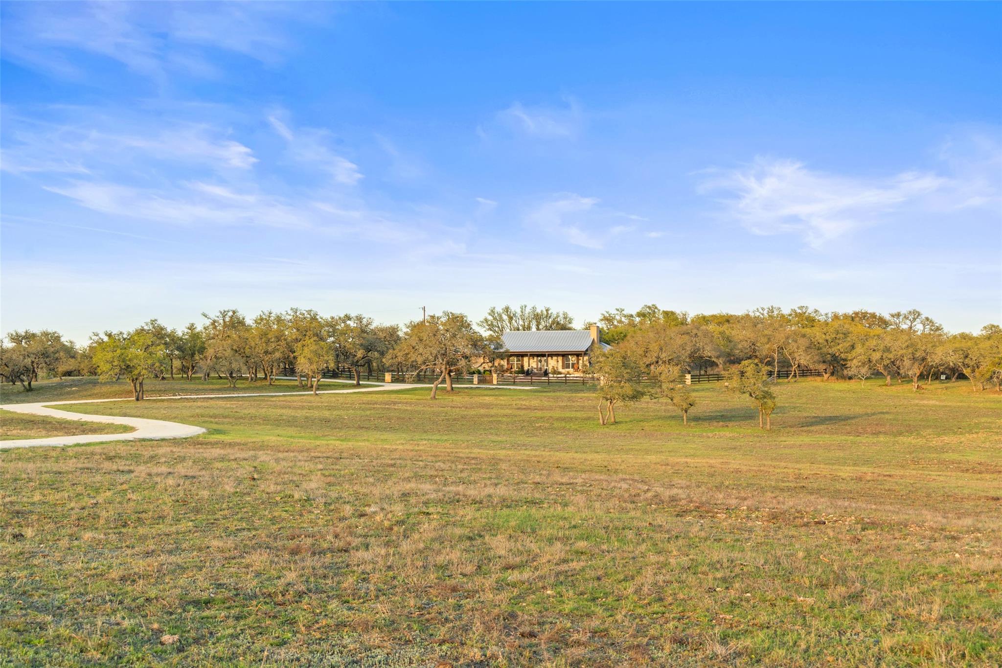 4827 Maenius Rd, Blanco, TX 78606