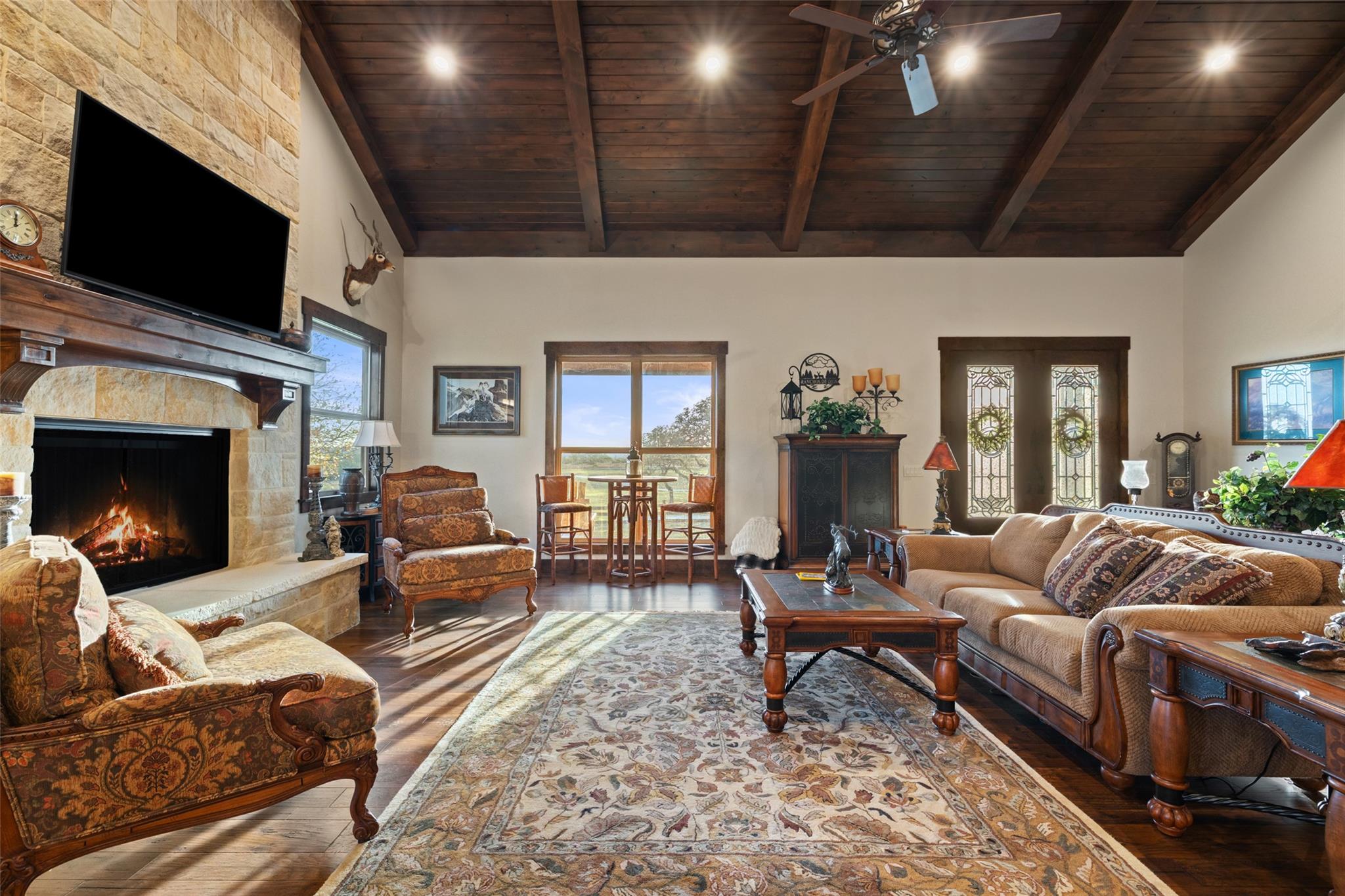 4827 Maenius Rd, Blanco, TX 78606