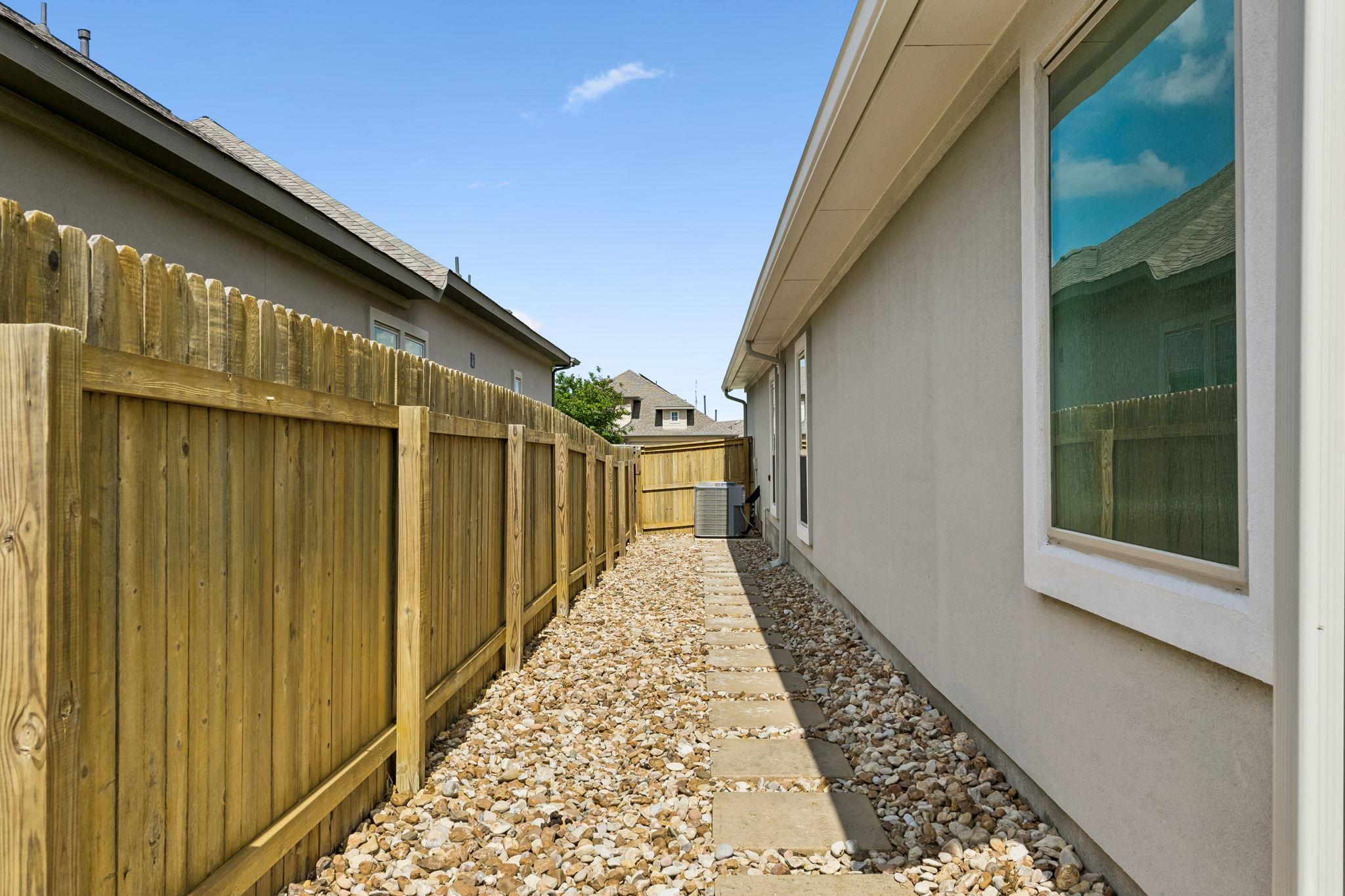 233 Glen Arbor Dr, Liberty Hill, TX 78642