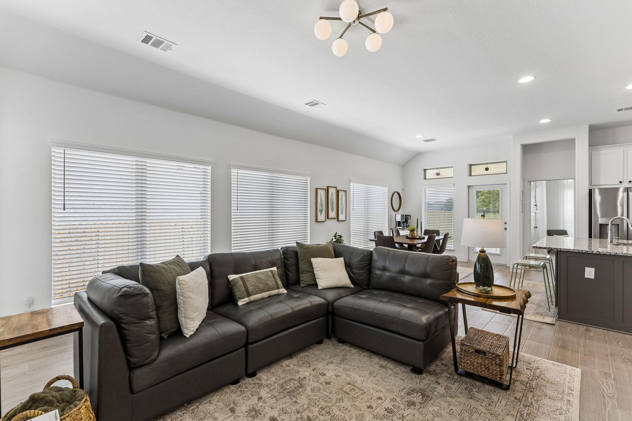 233 Glen Arbor Dr, Liberty Hill, TX 78642