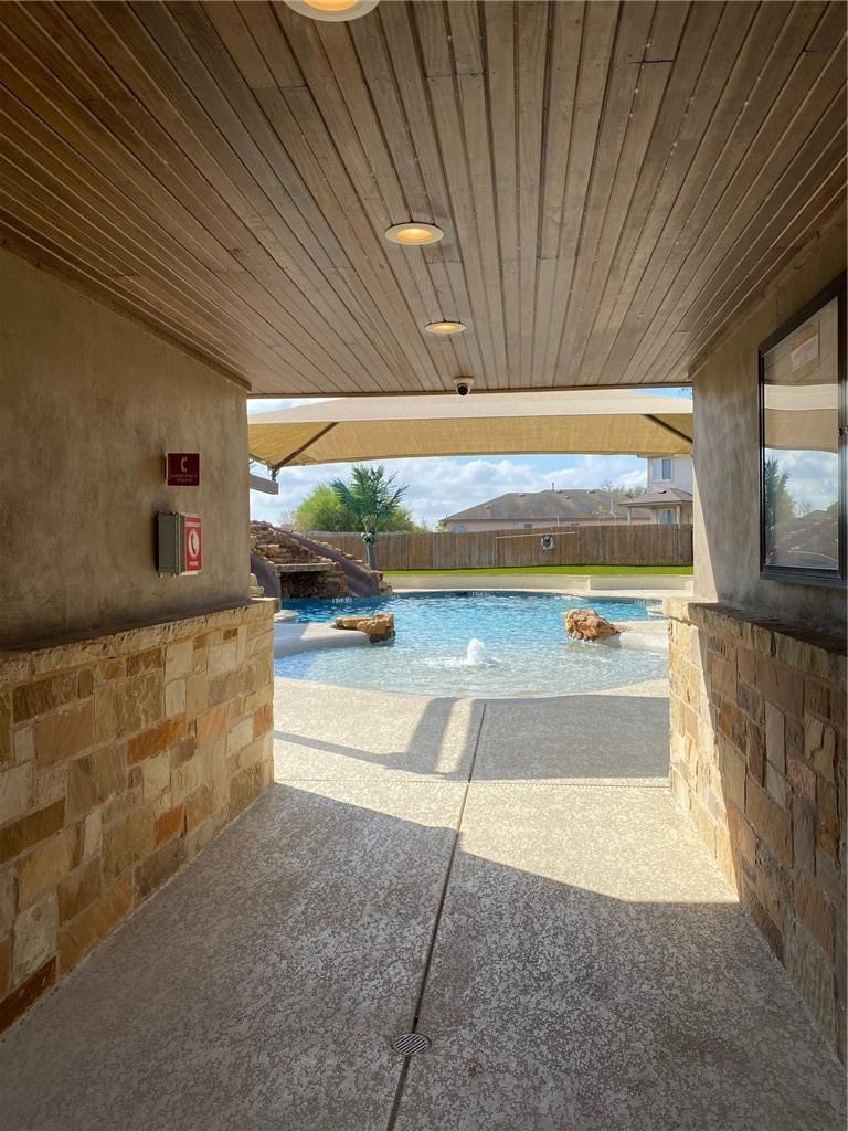 124 Hollis Ln, Kyle, TX 78640