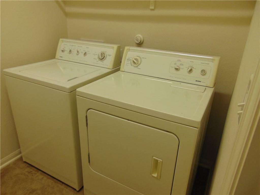 124 Hollis Ln, Kyle, TX 78640