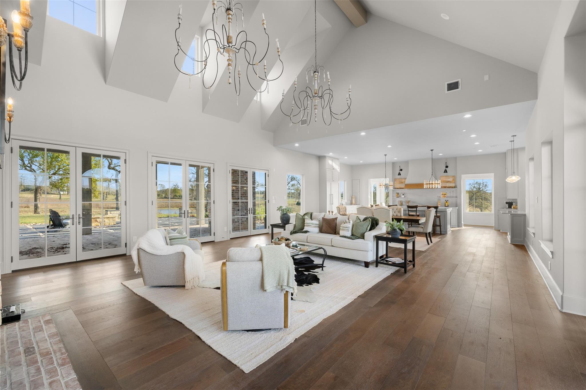 404 Blackberry Ln, Washington, TX 77880