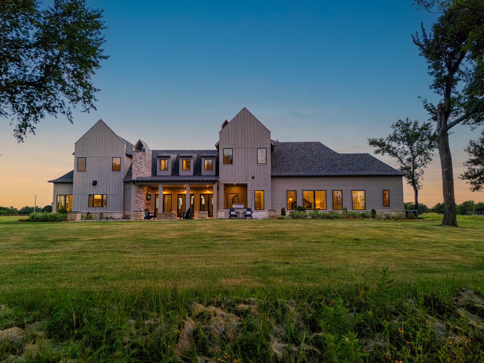 404 Blackberry Ln, Washington, TX 77880