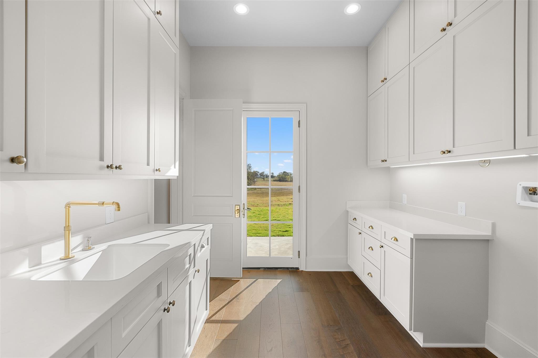 404 Blackberry Ln, Washington, TX 77880