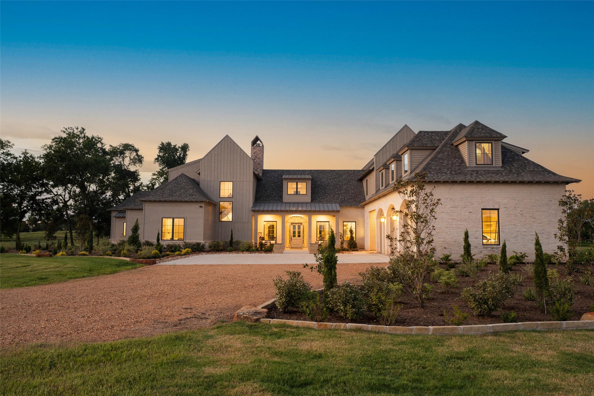 404 Blackberry Ln, Washington, TX 77880