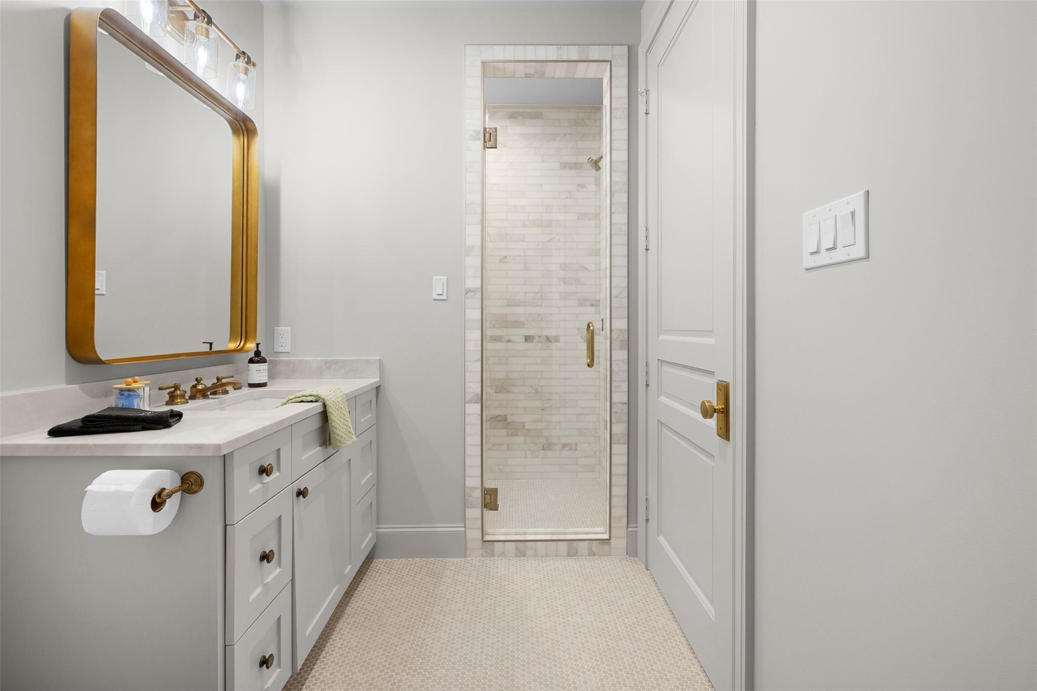 404 Blackberry Ln, Washington, TX 77880