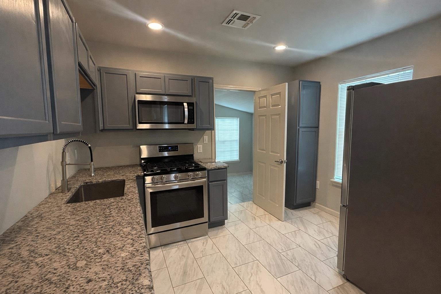 802 Alametos # A, San Antonio, TX 78212