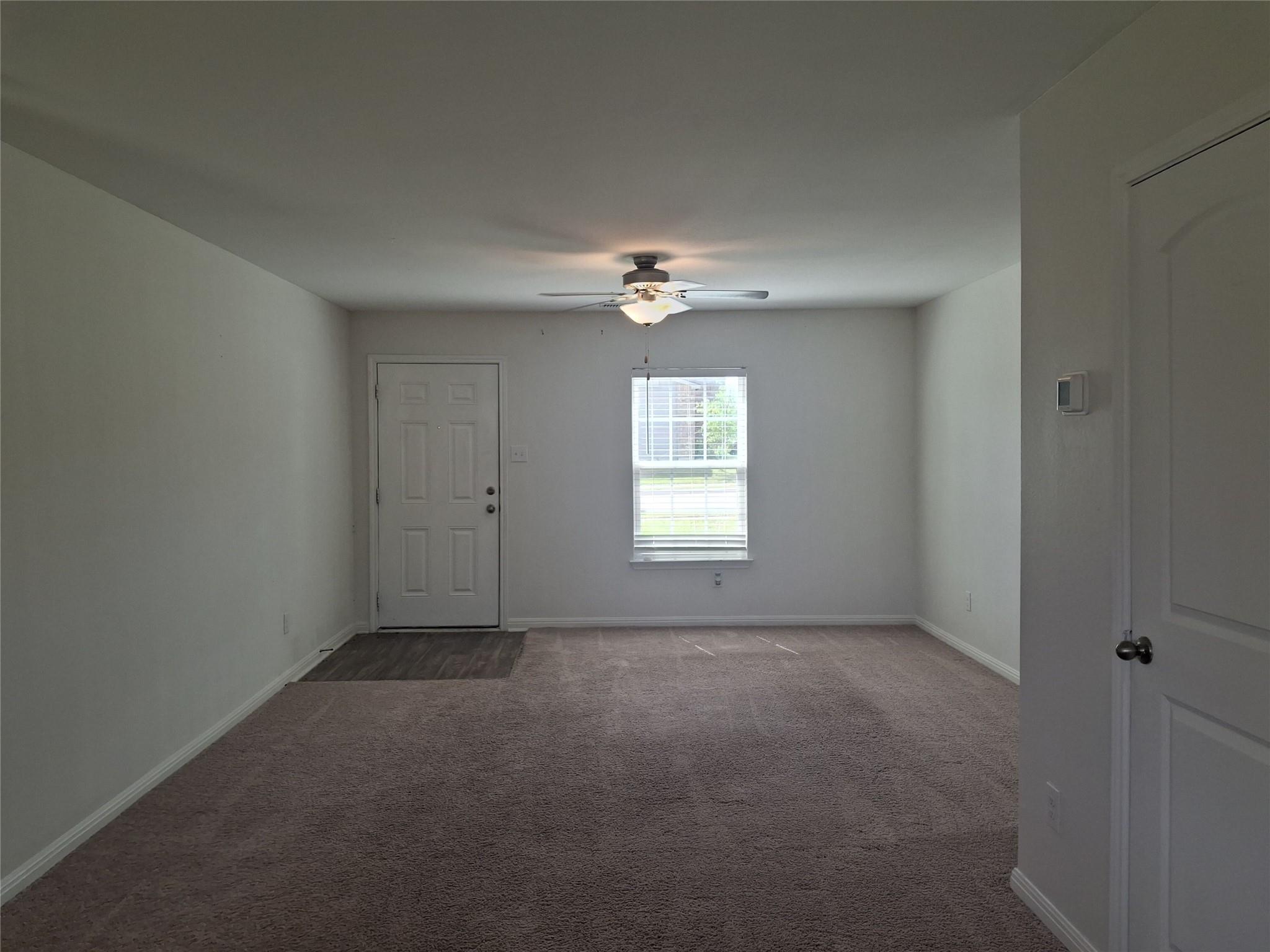 405 Riverdale Dr, Jarrell, TX 76537