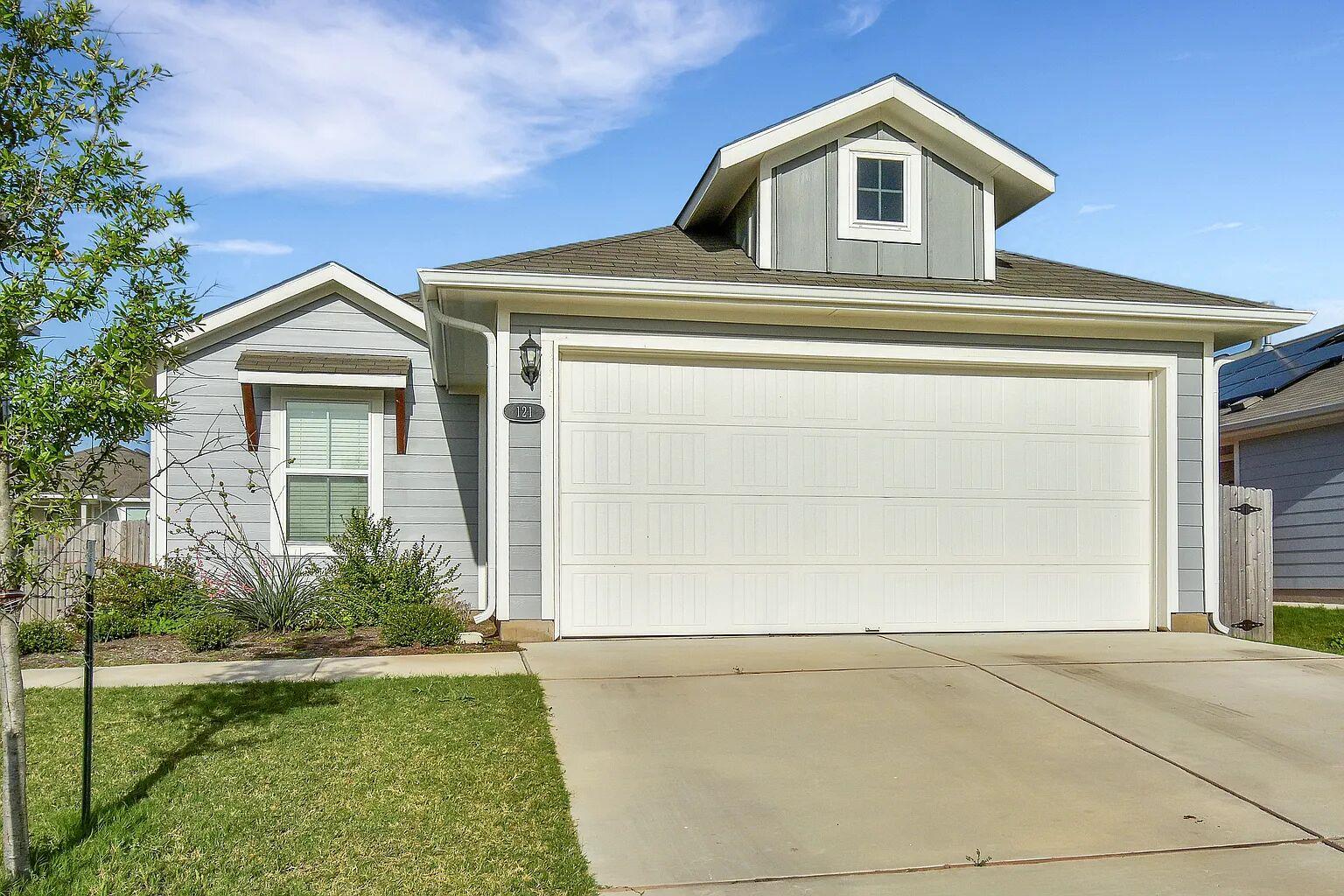 121 Crescent St, Georgetown, TX 78626