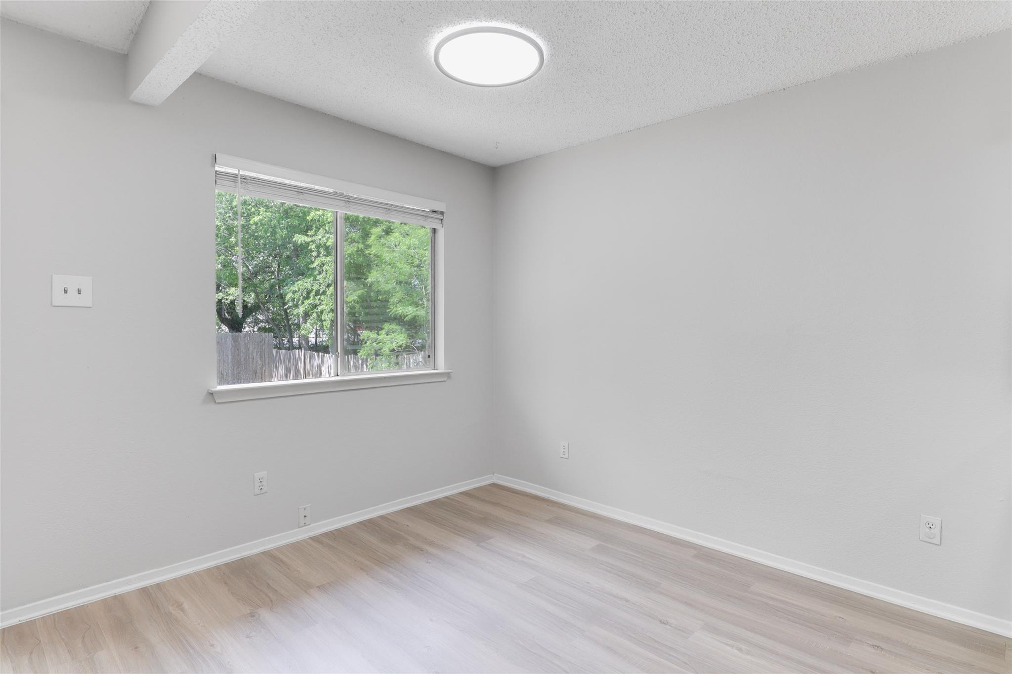 8015 Scotland Yard, Austin, TX 78759