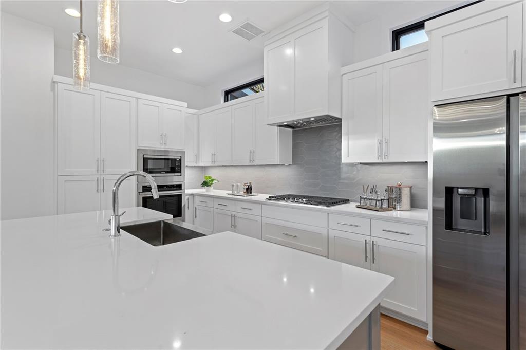 1004 Lott Ave, Austin, TX 78721