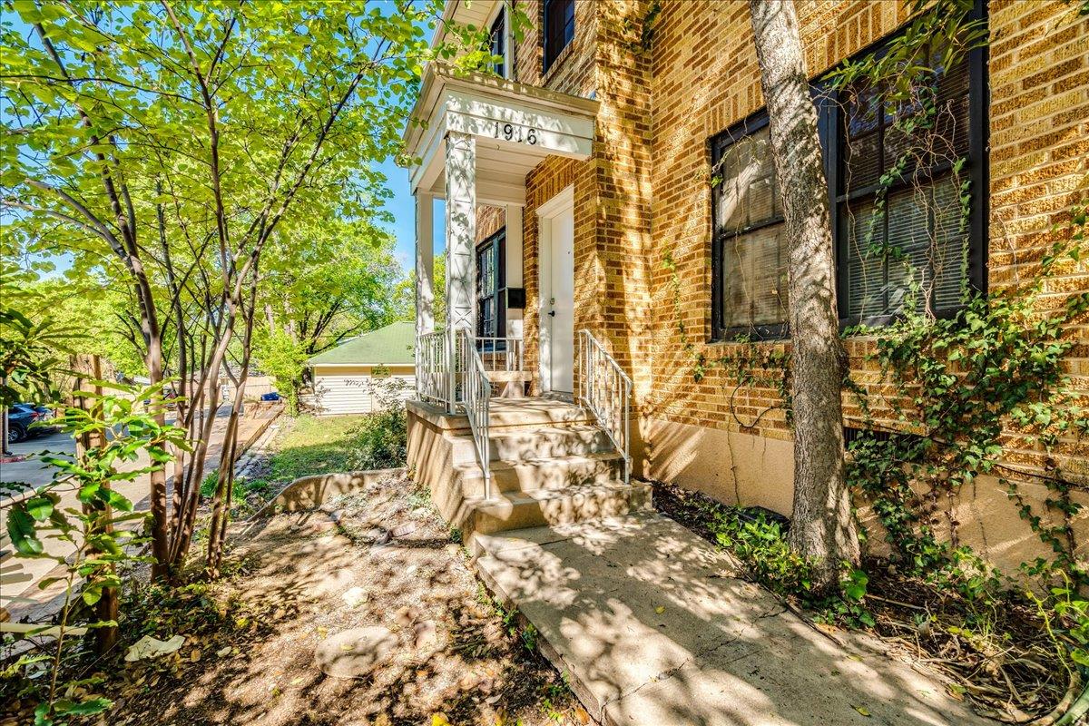 1916 Robbins Pl, Austin, TX 78705