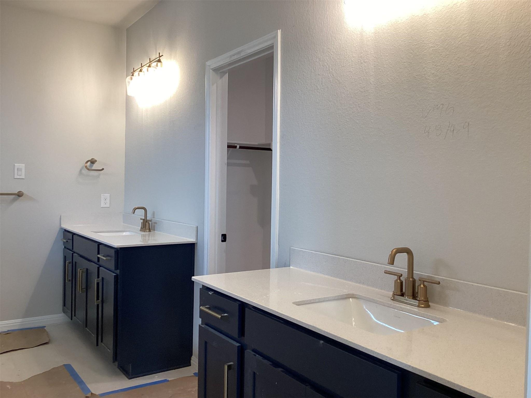 213 Leeland Dr, Liberty Hill, TX 78642