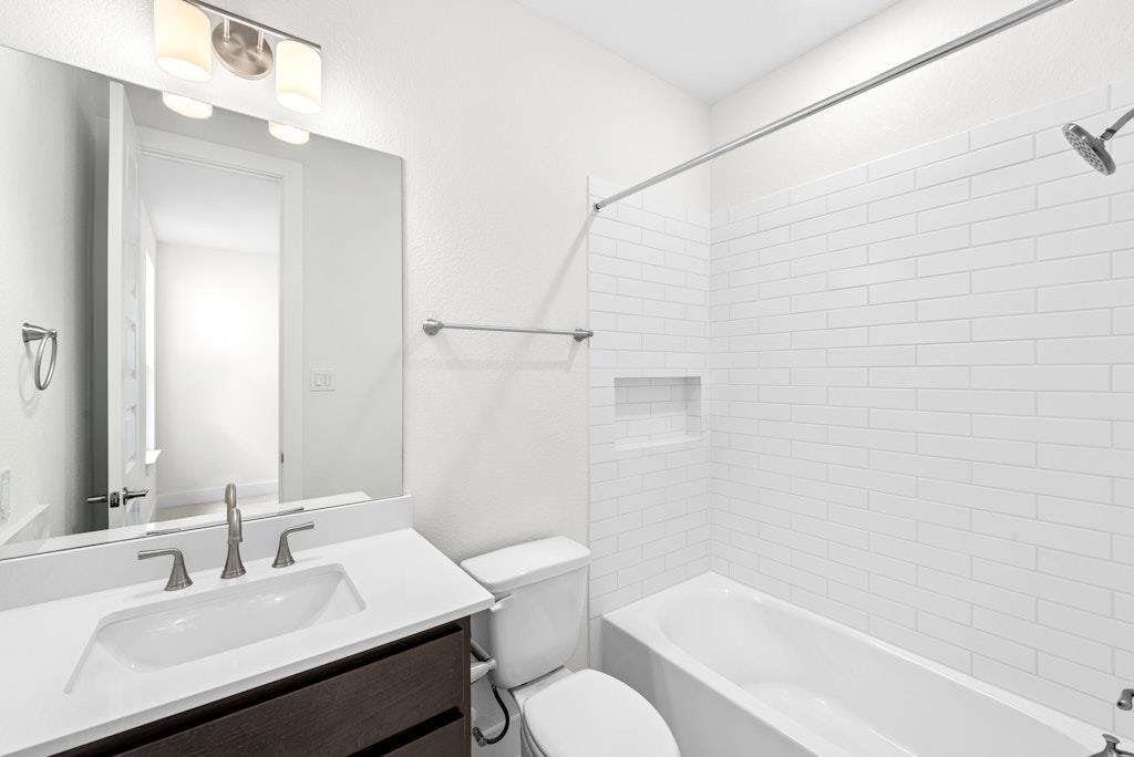 121 Irvine Pass, Liberty Hill, TX 78642