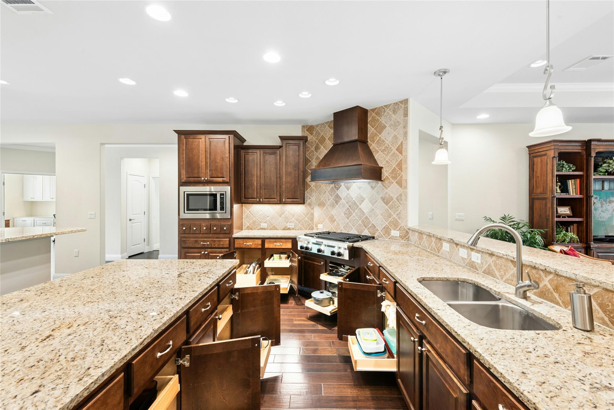 502 Davis Mountain Cir, Georgetown, TX 78633
