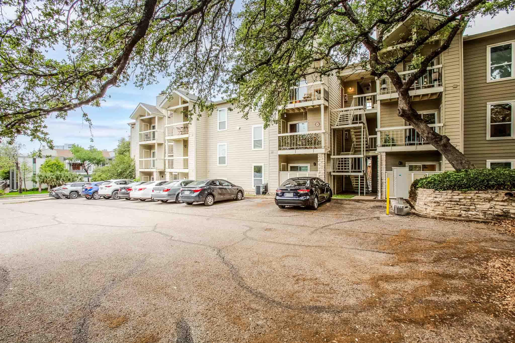 114 E 31st St # 207, Austin, TX 78705
