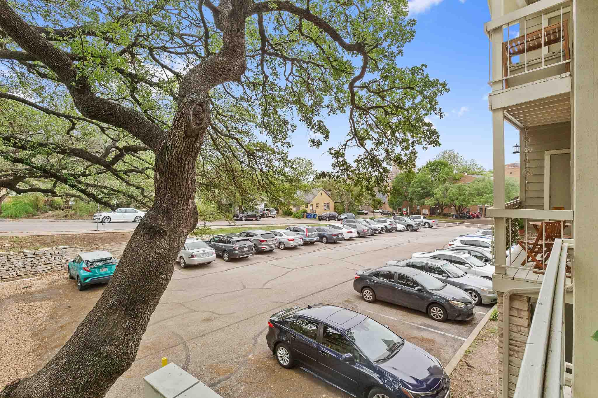 114 E 31st St # 207, Austin, TX 78705