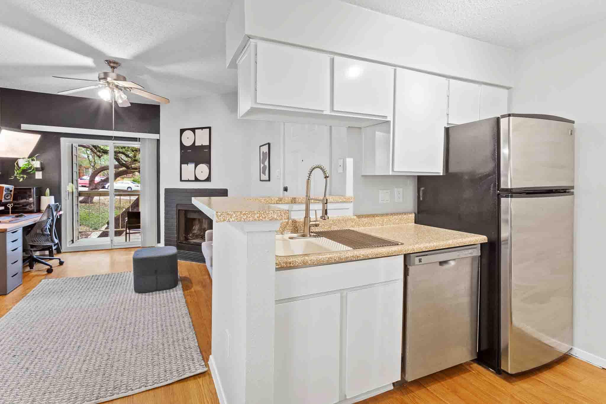 114 E 31st St # 207, Austin, TX 78705