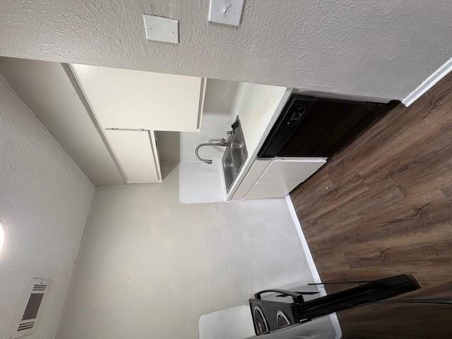 5303 Saint Georges Grn # D, Austin, TX 78745