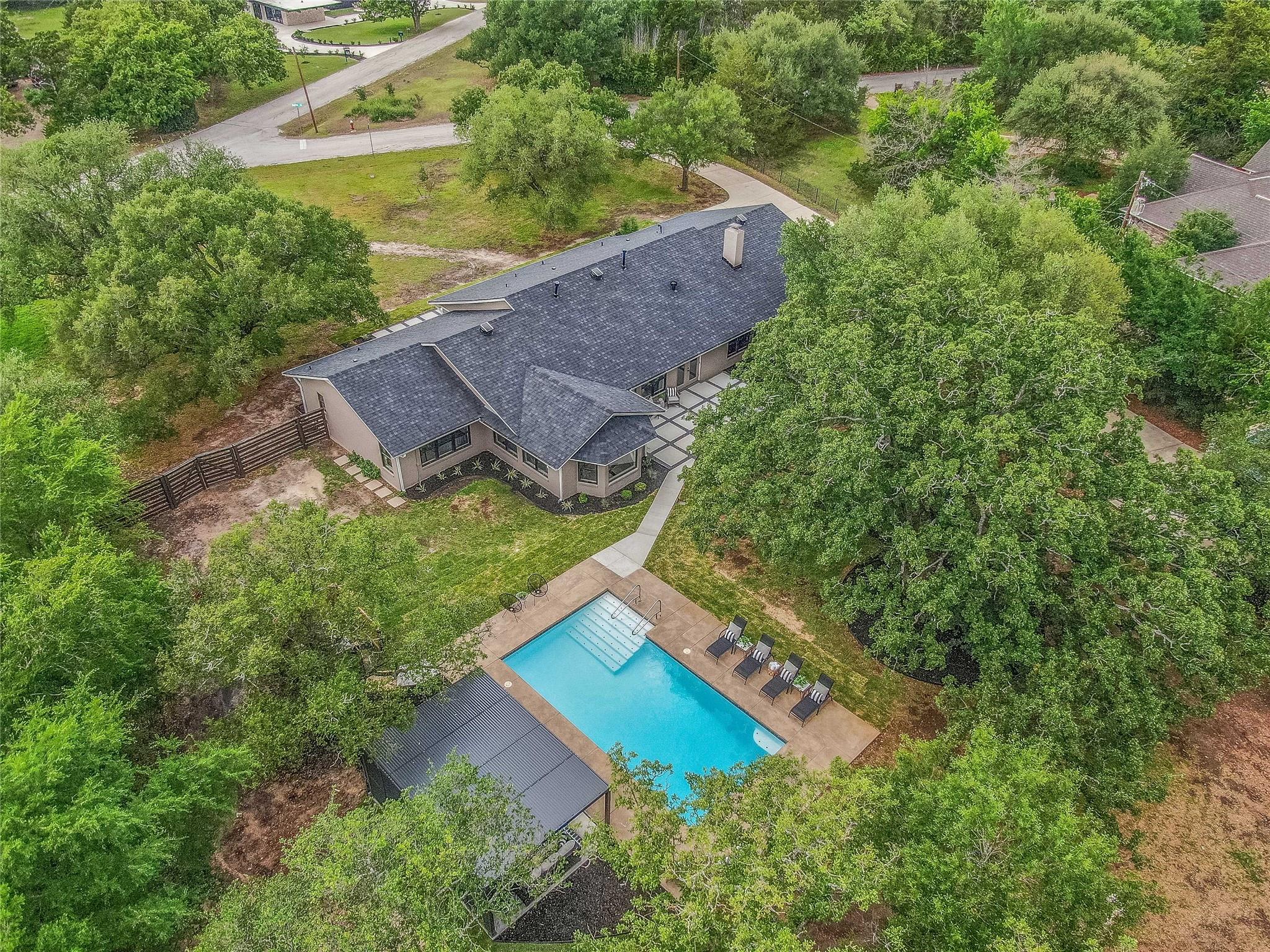 743 S Rosemary Dr, Bryan, TX 77802