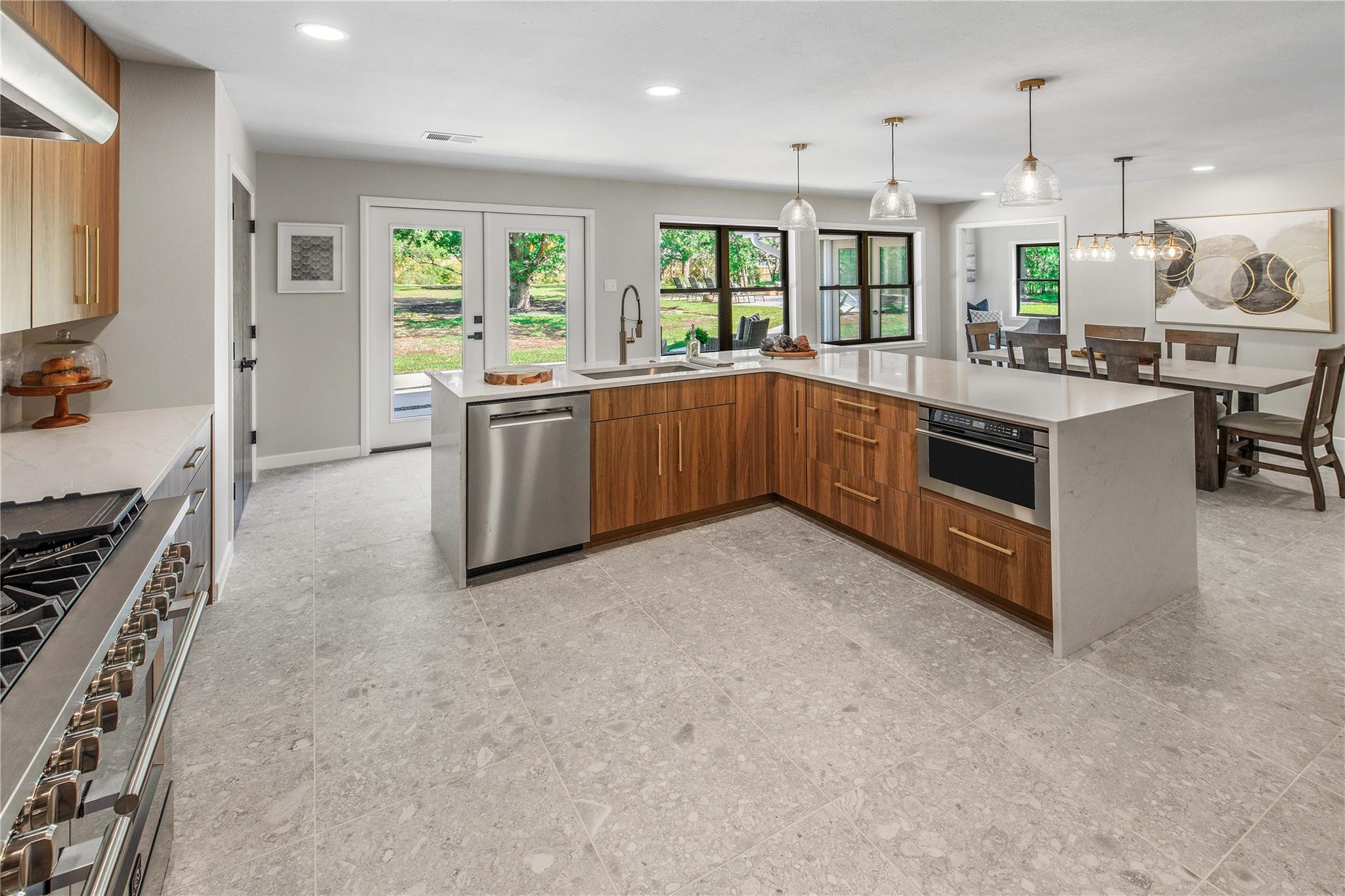 743 S Rosemary Dr, Bryan, TX 77802