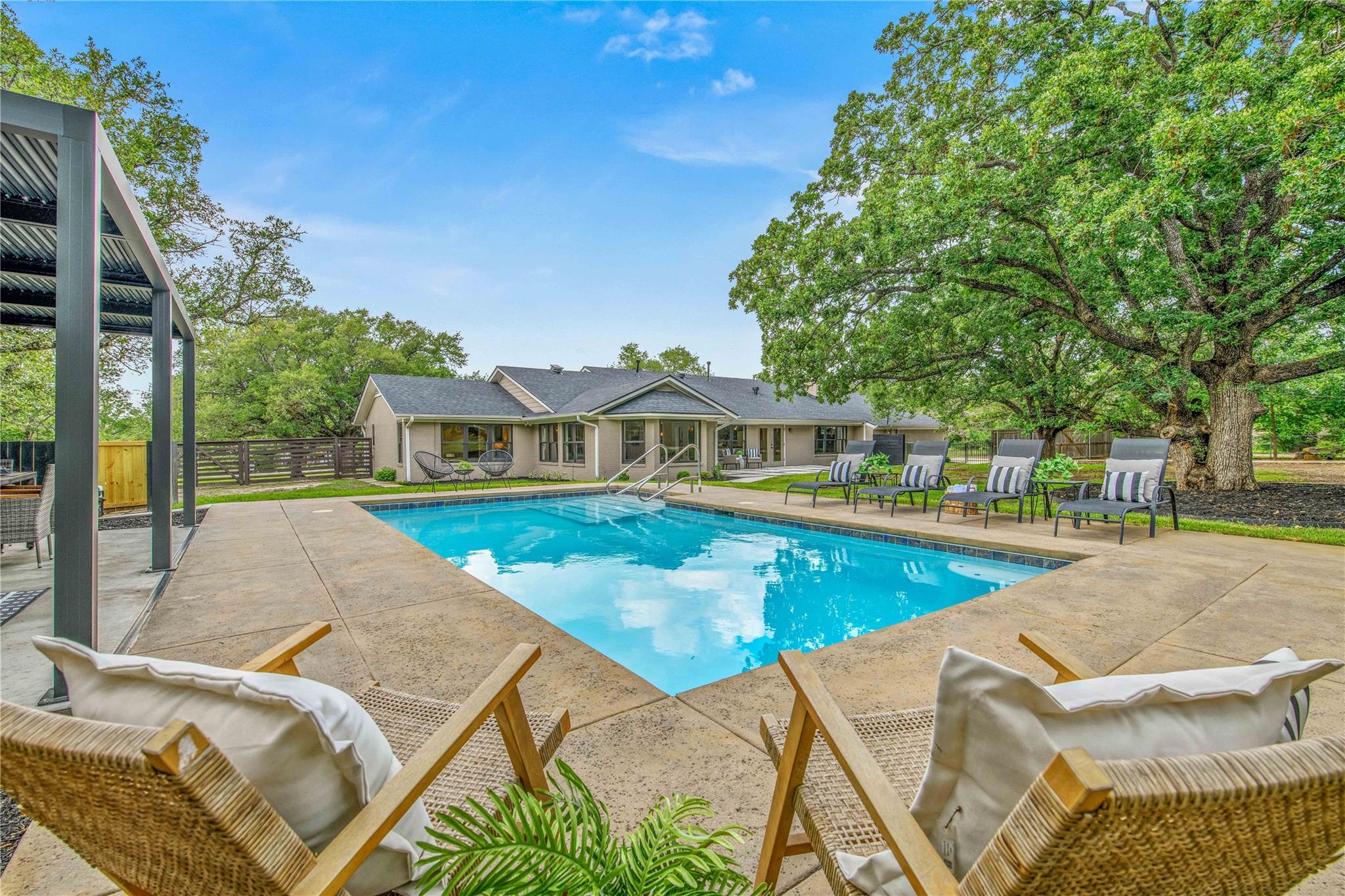 743 S Rosemary Dr, Bryan, TX 77802