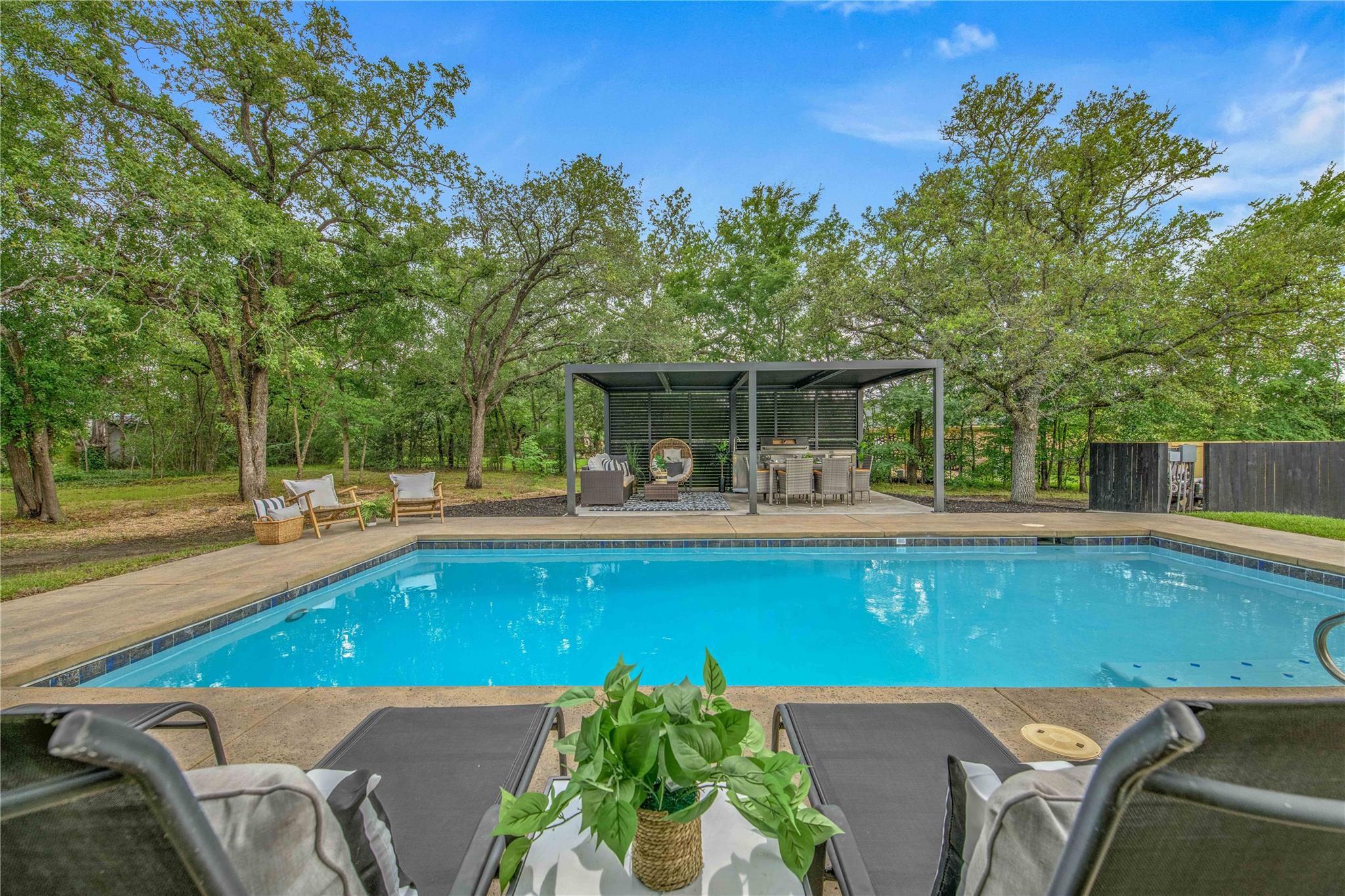 743 S Rosemary Dr, Bryan, TX 77802