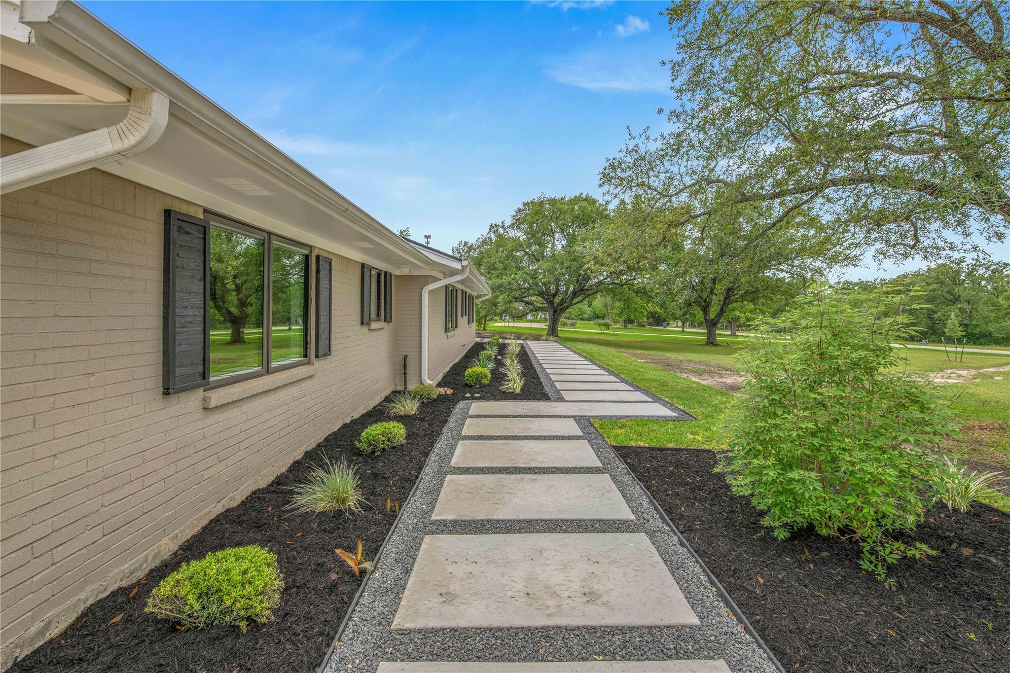 743 S Rosemary Dr, Bryan, TX 77802