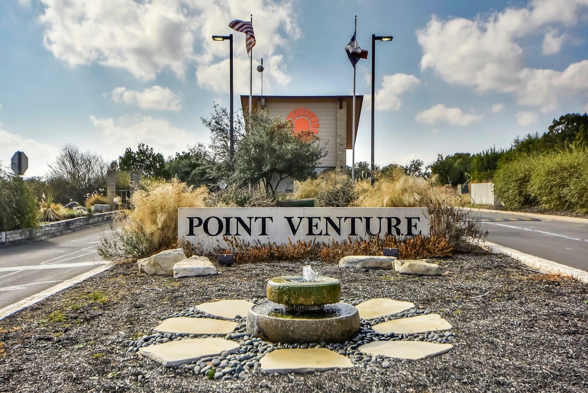 410 Summit Ridge Dr N, Point Venture, TX 78645