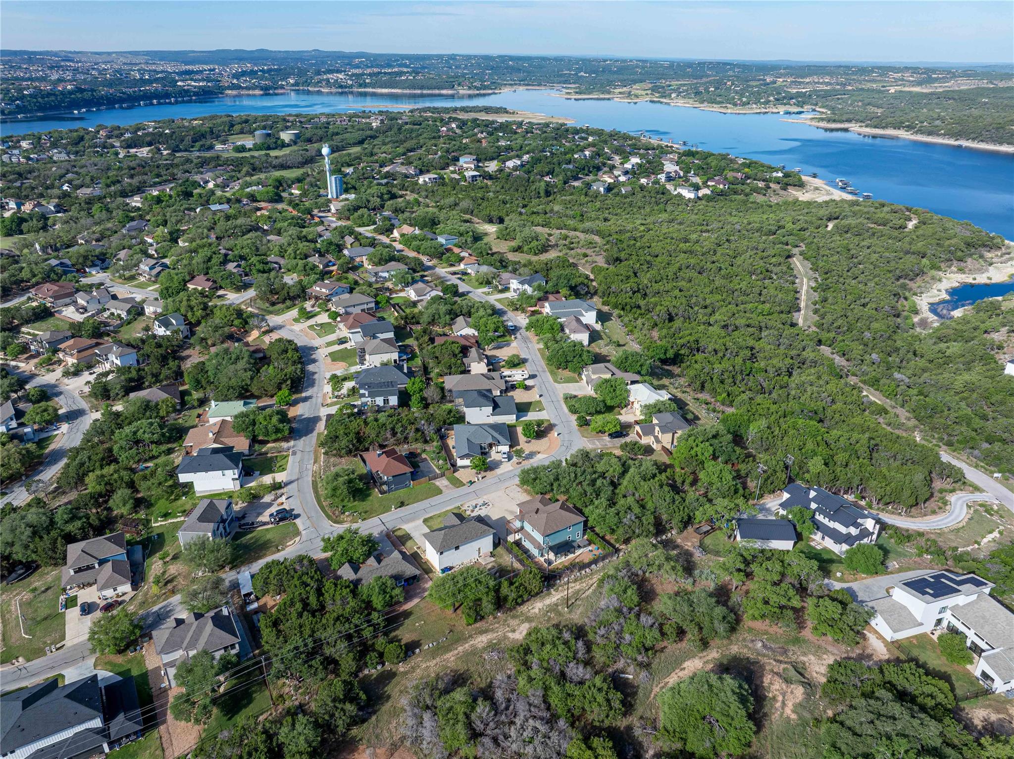 410 Summit Ridge Dr N, Point Venture, TX 78645