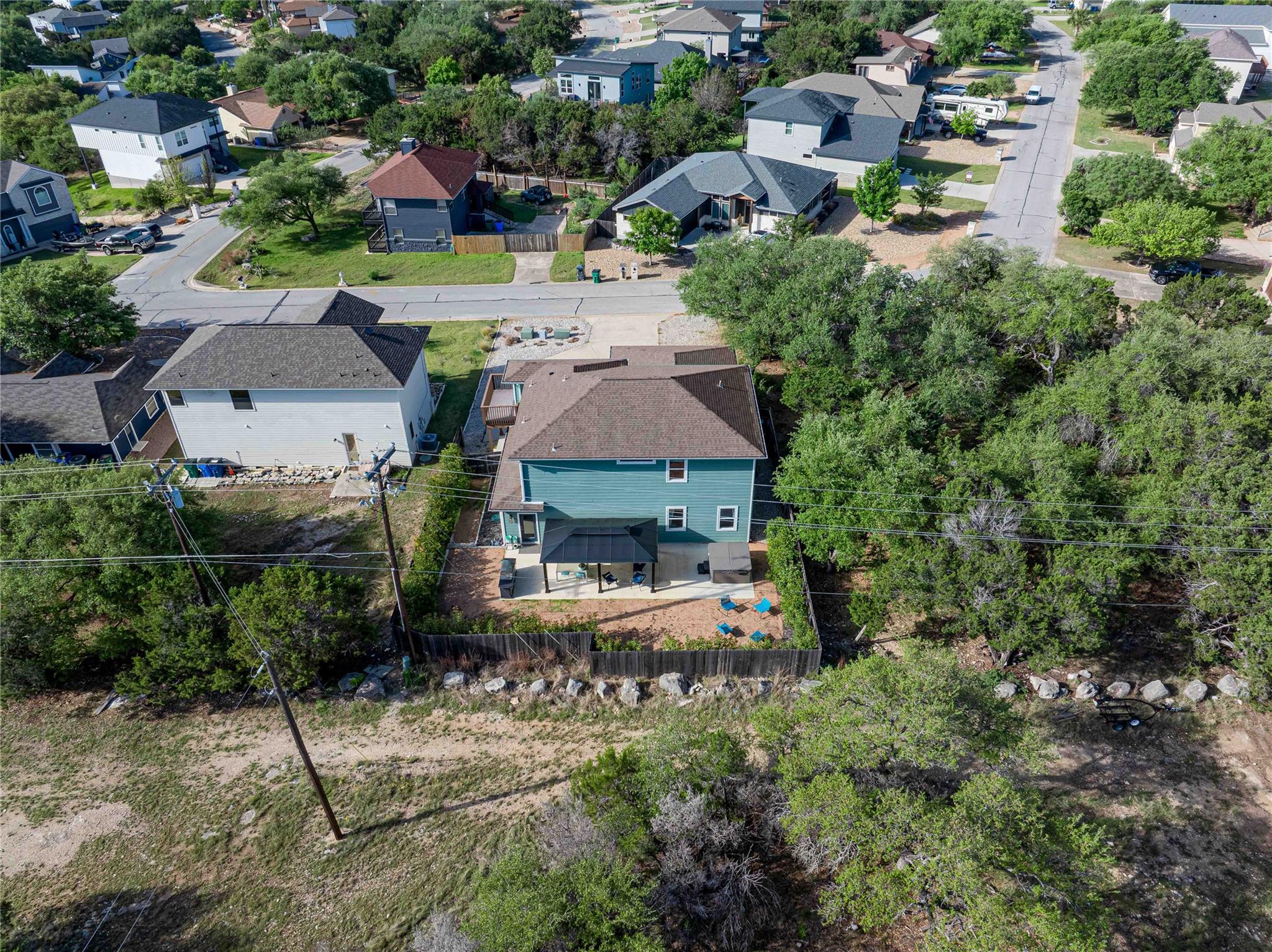 410 Summit Ridge Dr N, Point Venture, TX 78645