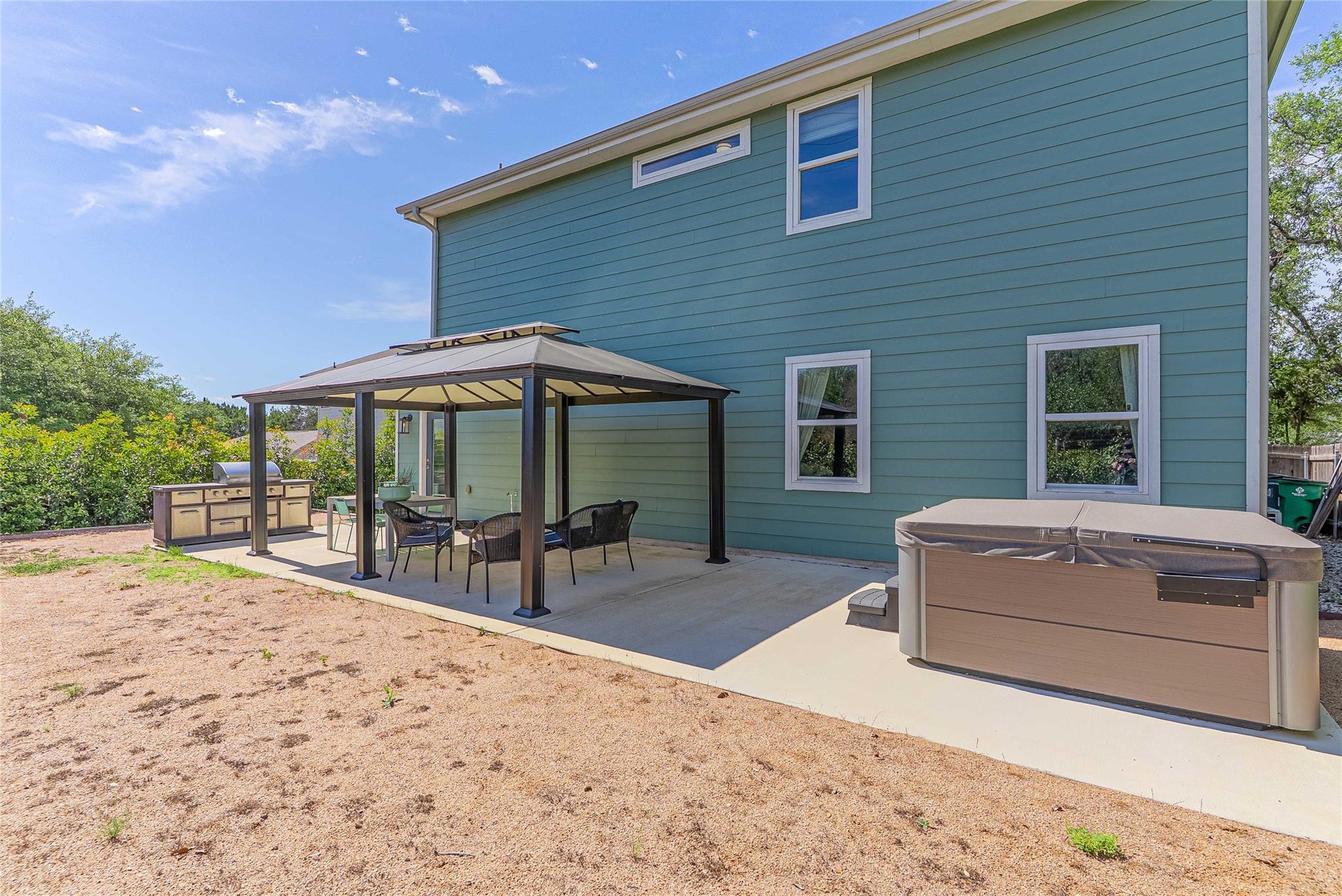 410 Summit Ridge Dr N, Point Venture, TX 78645