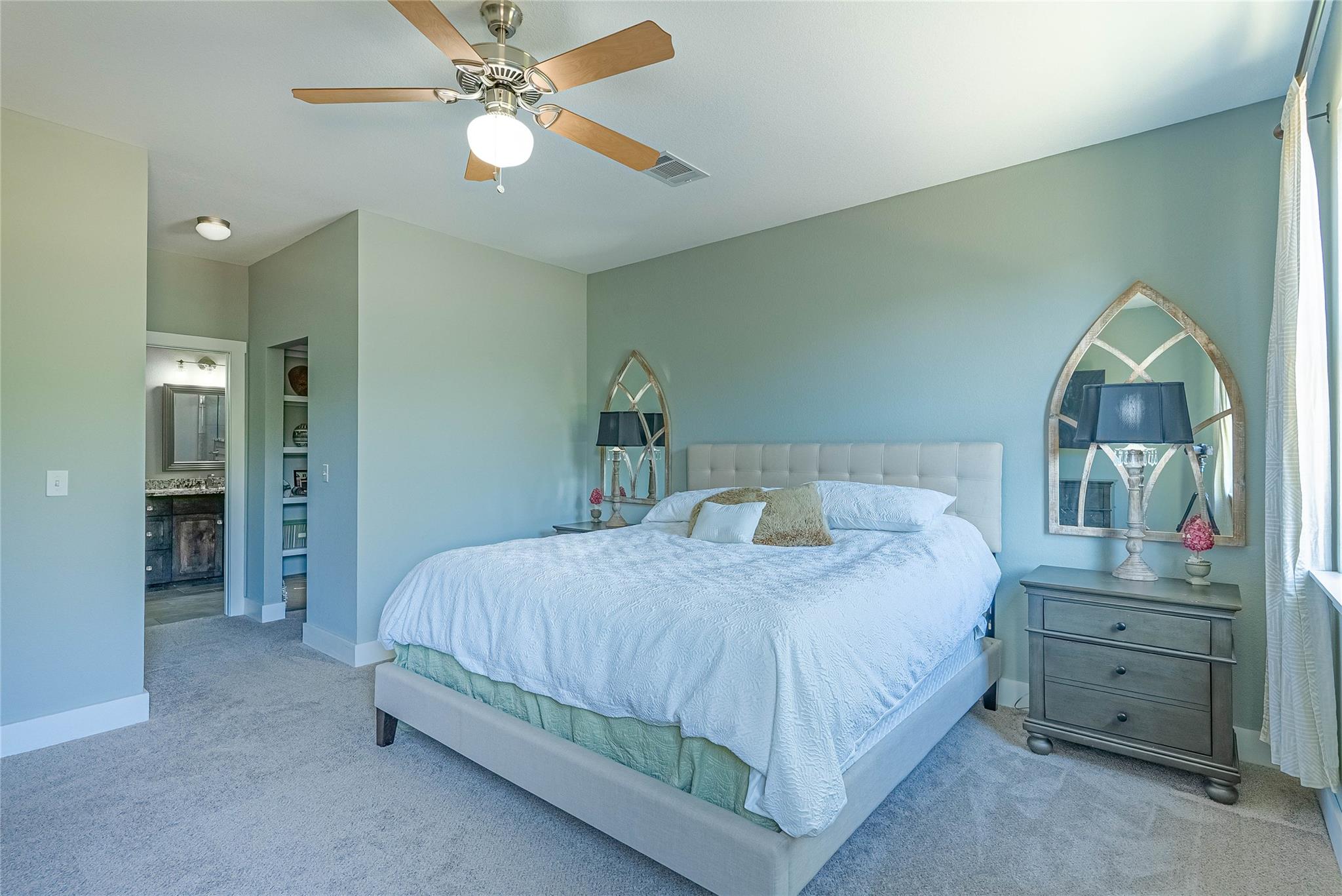 410 Summit Ridge Dr N, Point Venture, TX 78645