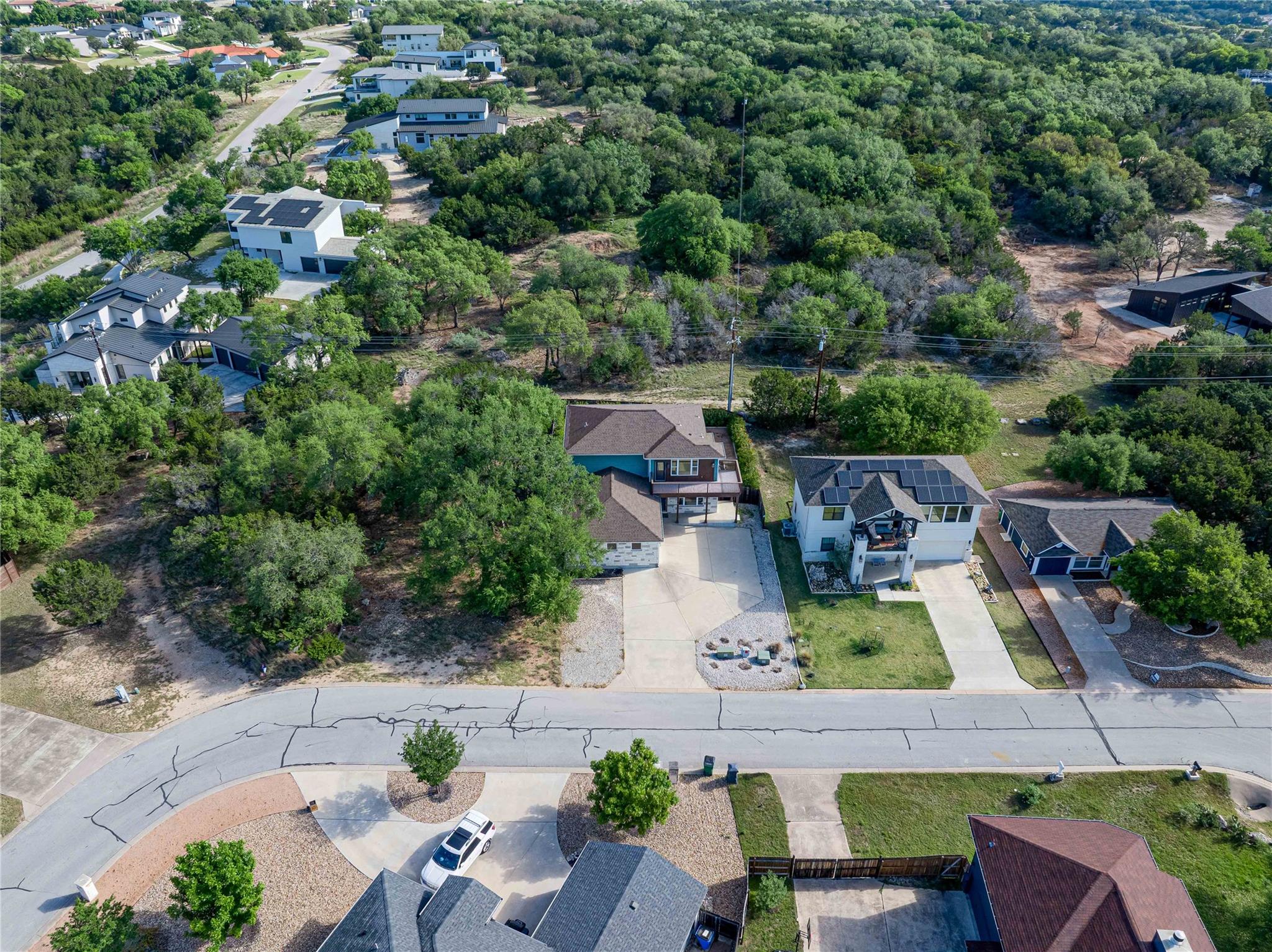 410 Summit Ridge Dr N, Point Venture, TX 78645