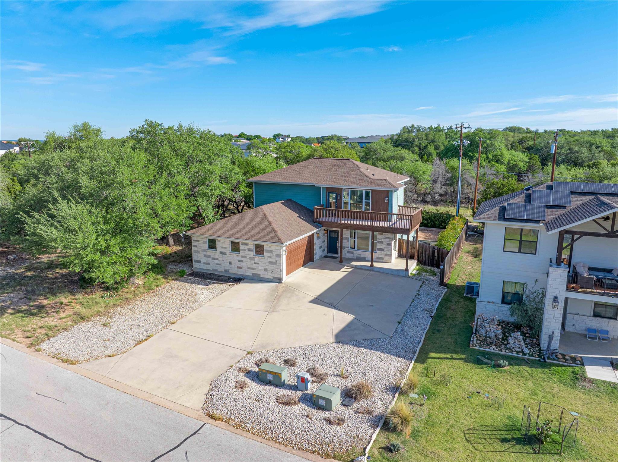 410 Summit Ridge Dr N, Point Venture, TX 78645
