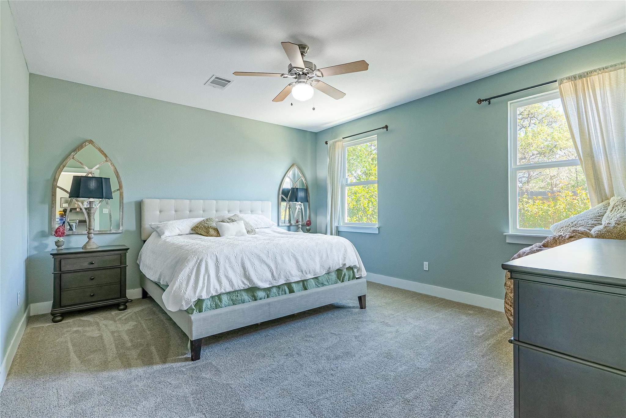 410 Summit Ridge Dr N, Point Venture, TX 78645