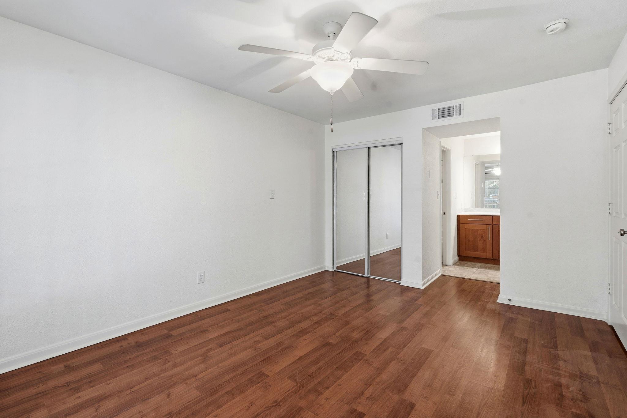 7685 Northcross Dr # 1121, Austin, TX 78757