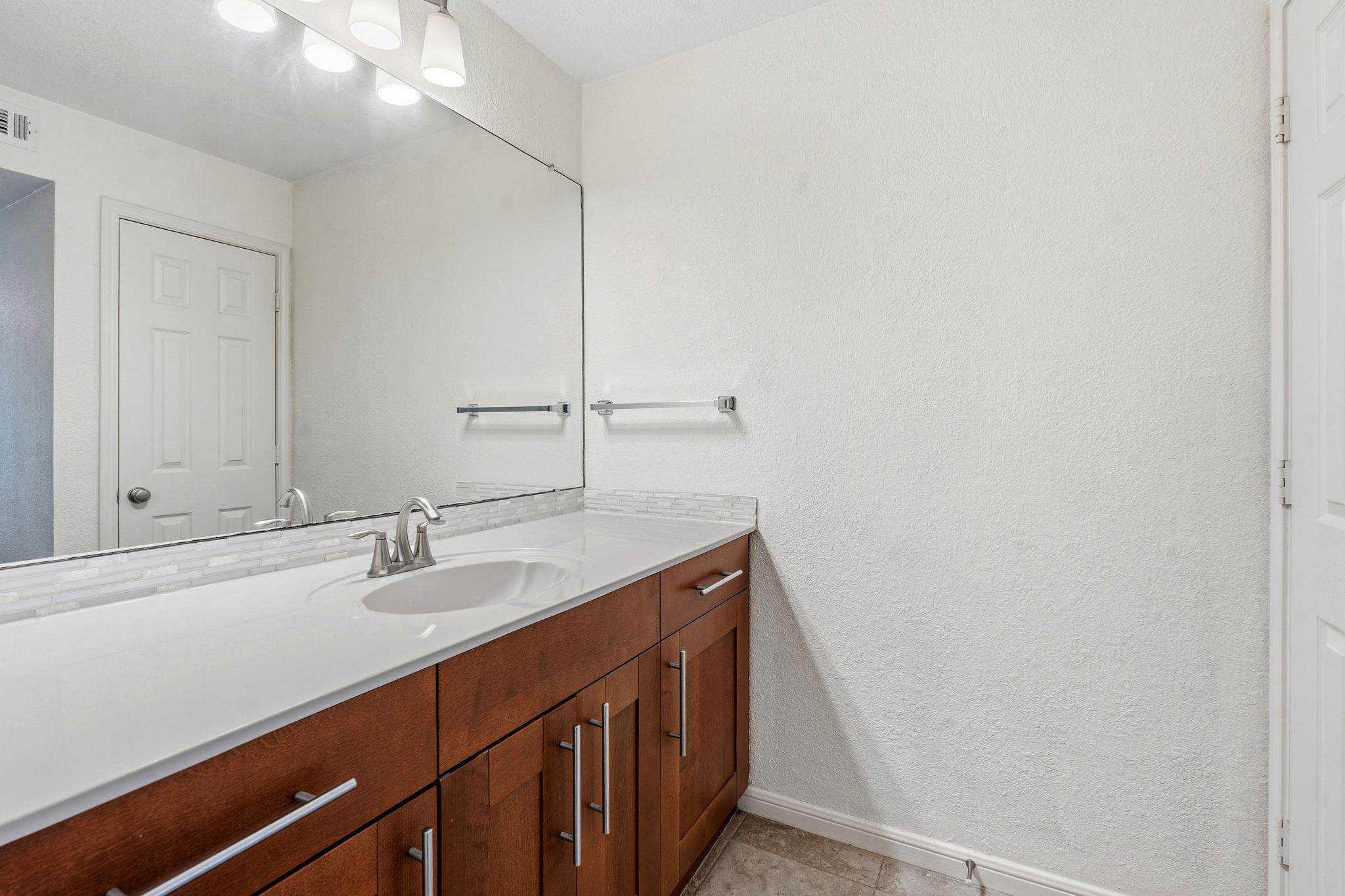 7685 Northcross Dr # 1121, Austin, TX 78757