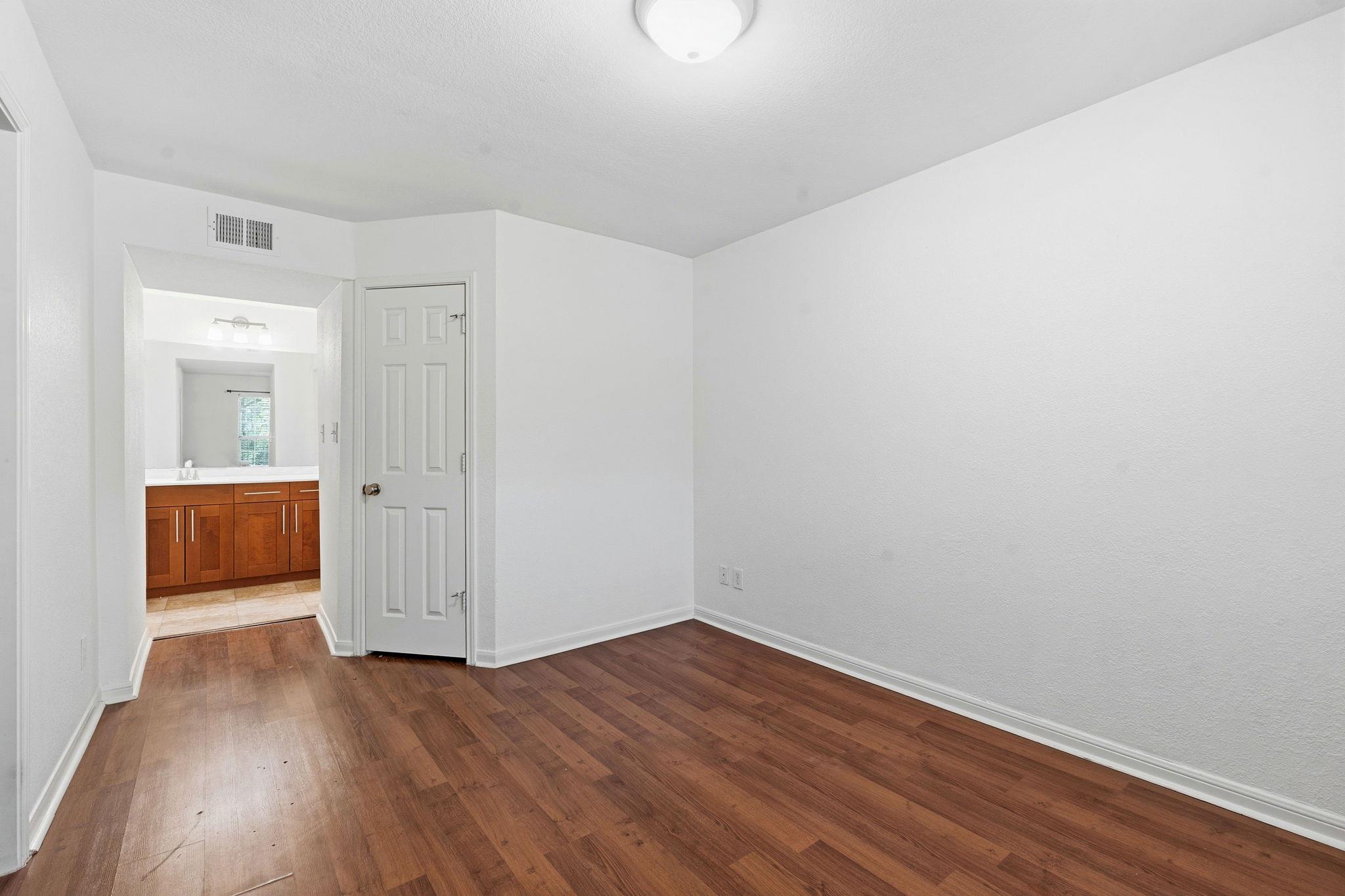 7685 Northcross Dr # 1121, Austin, TX 78757